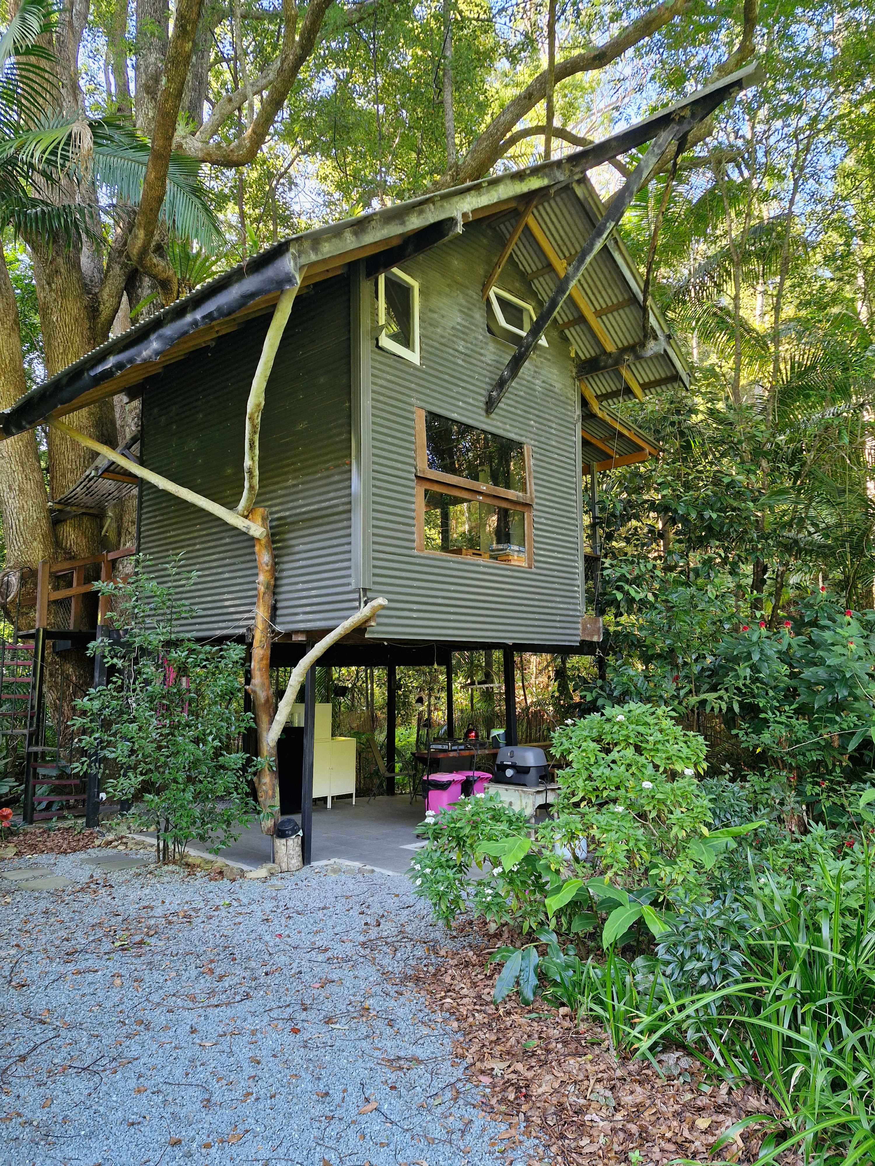 Crystal Creek Rainforest Treehouse
