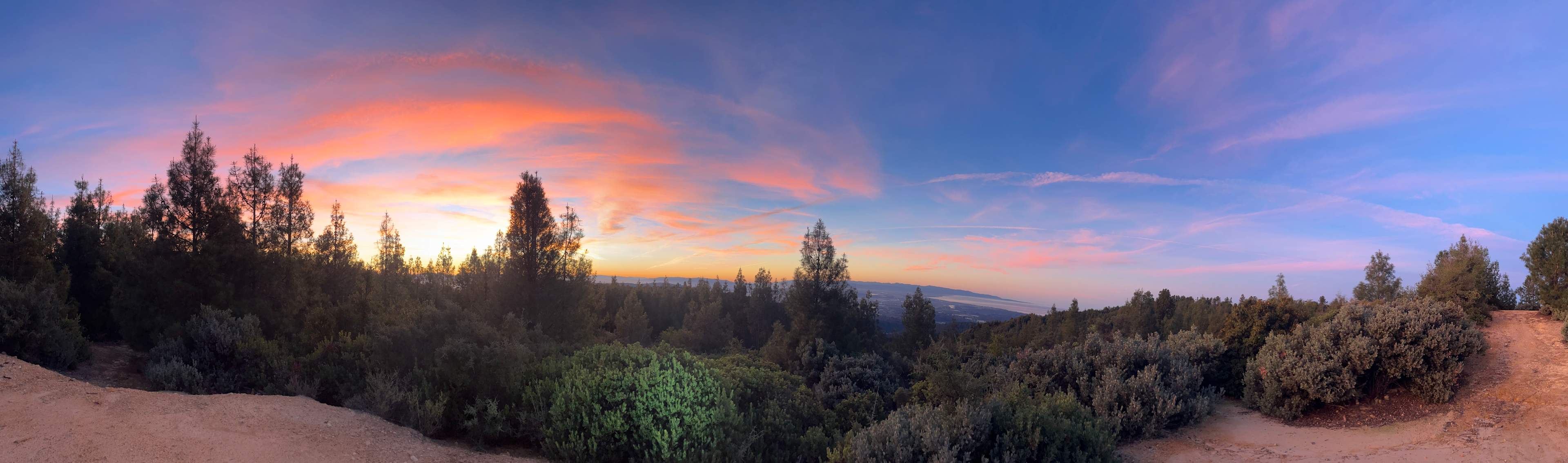 Santa Cruz Mountains with ocean 👁
