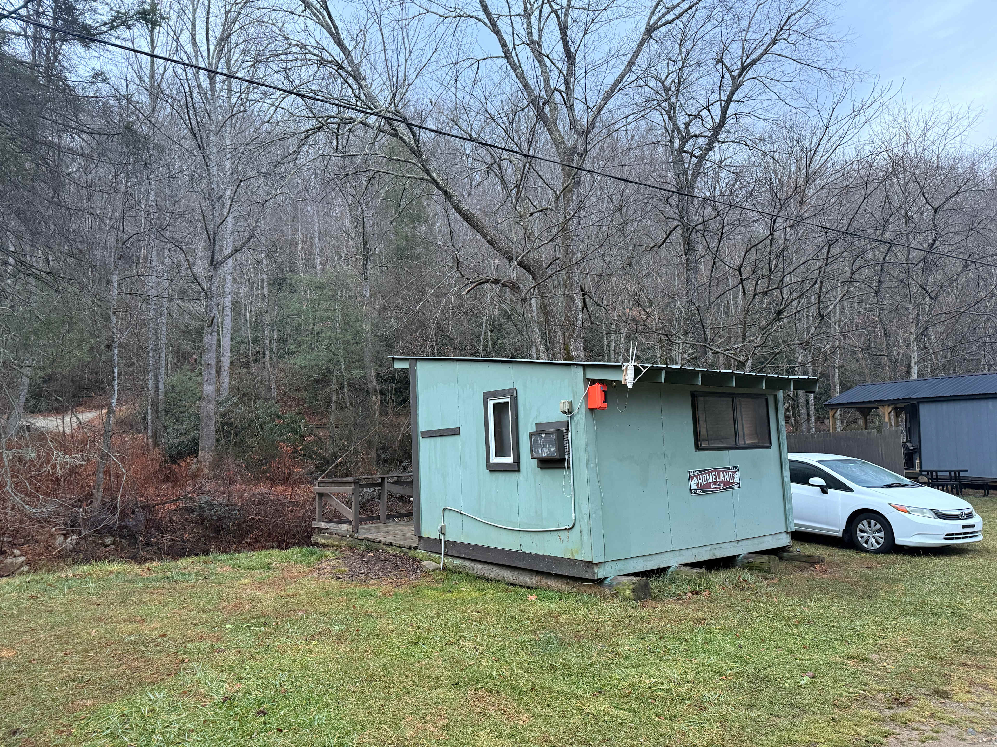 At the Ridge Camp-Riverside Escapes