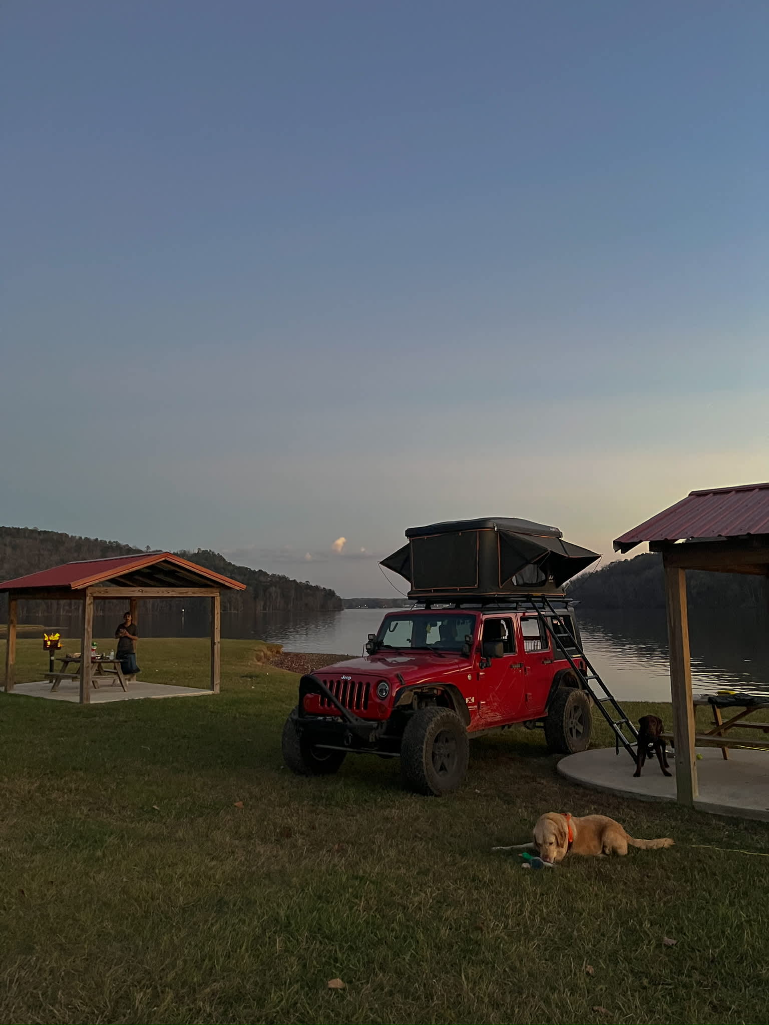 Serene Lakefront Retreat