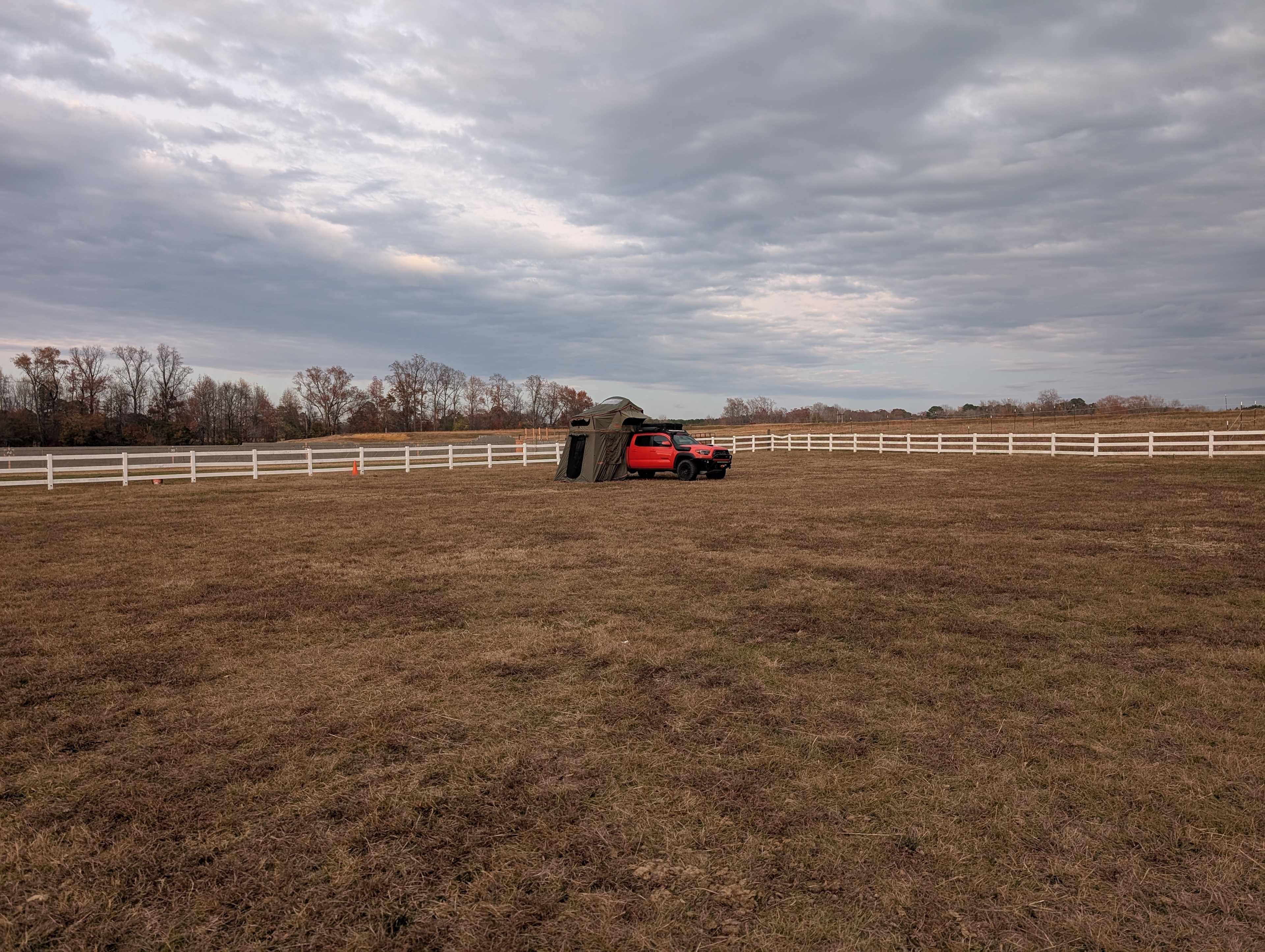 Horse Ranch-a short drive from 95