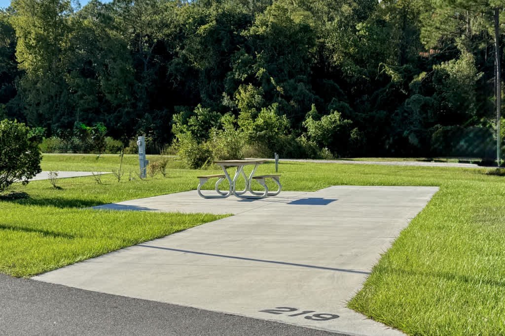 Island Oaks RV Resort