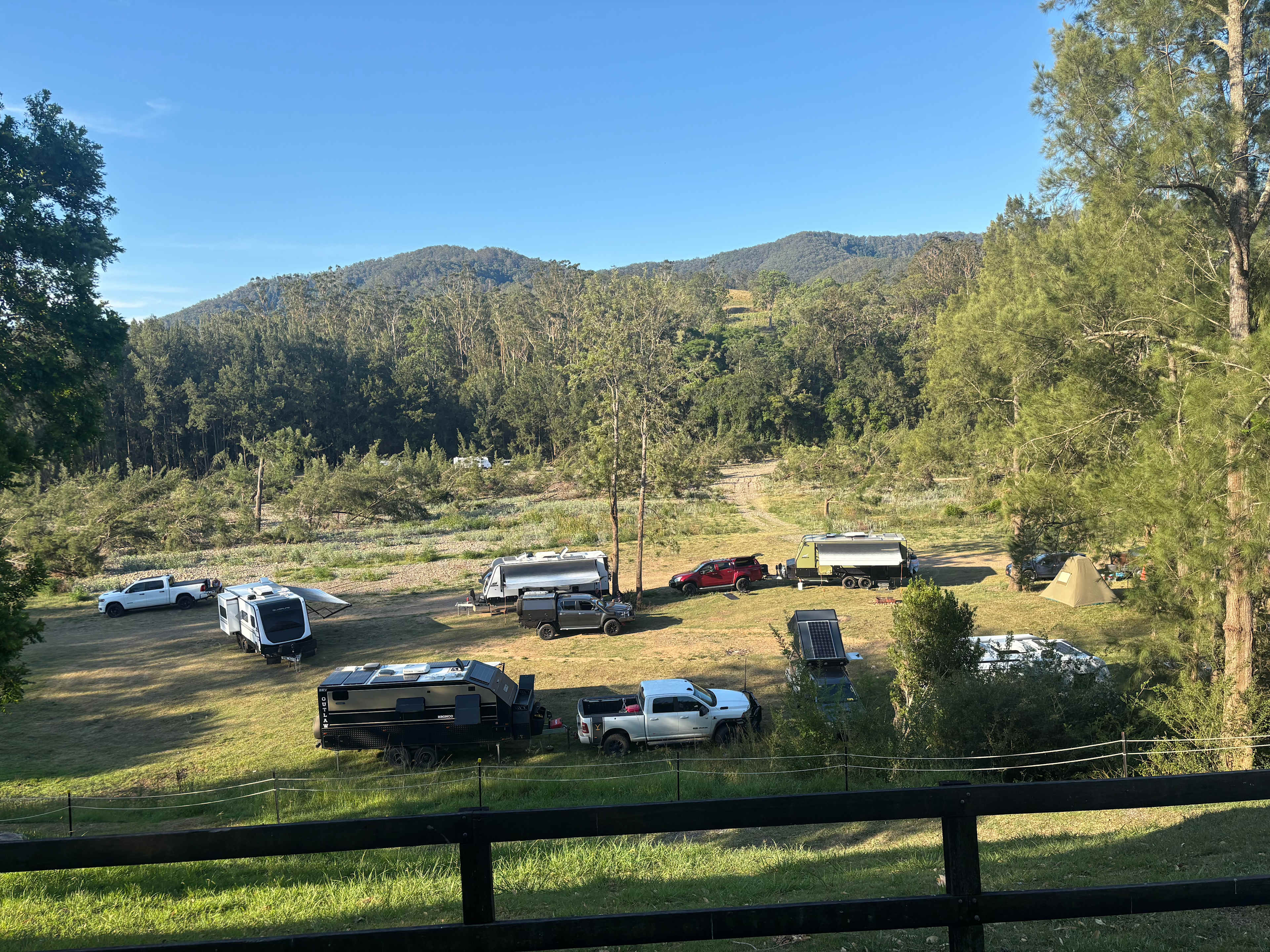 Long Flat Pub Riverside Camping