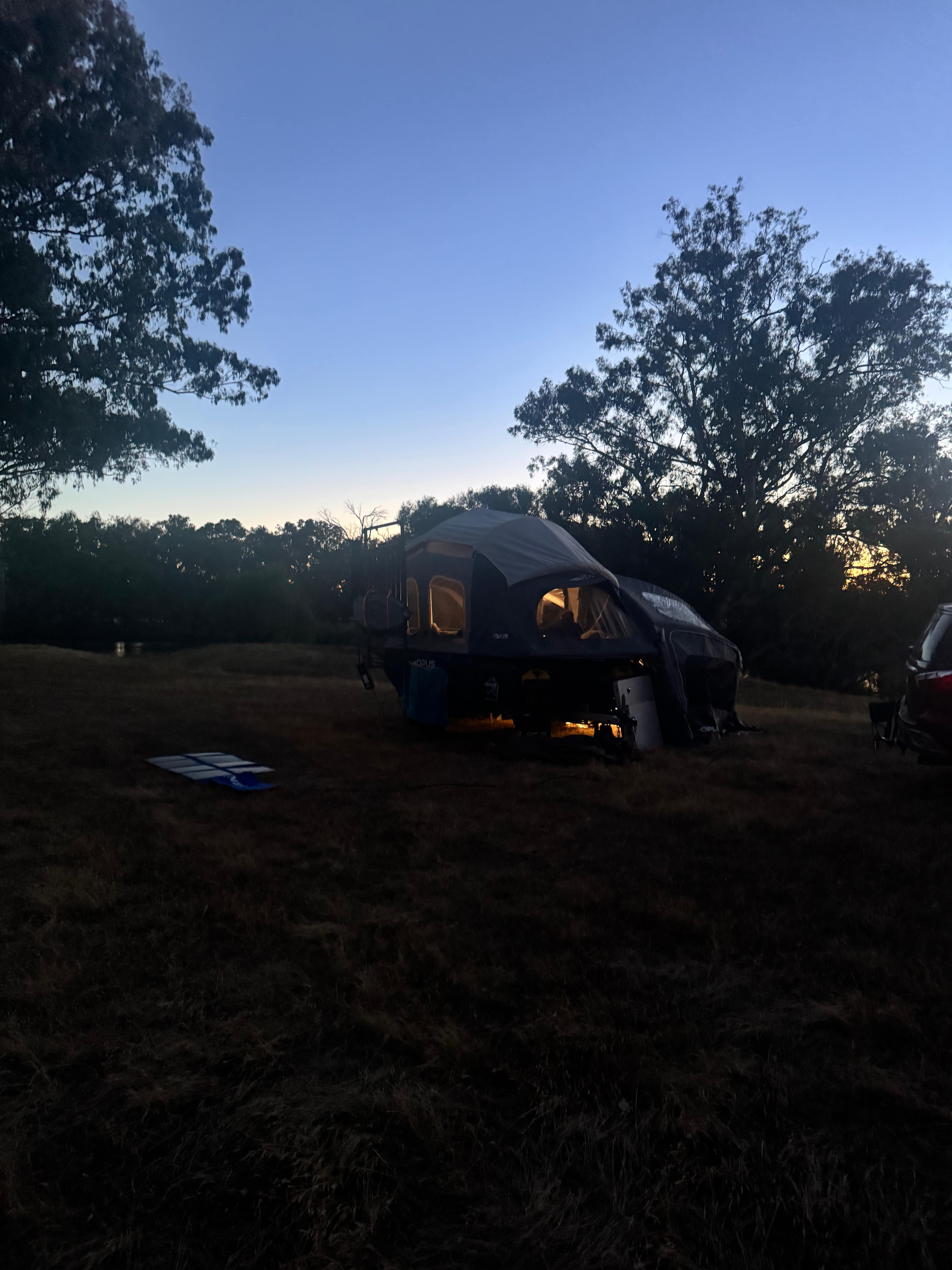 Rolling Hills & Riverside Camping