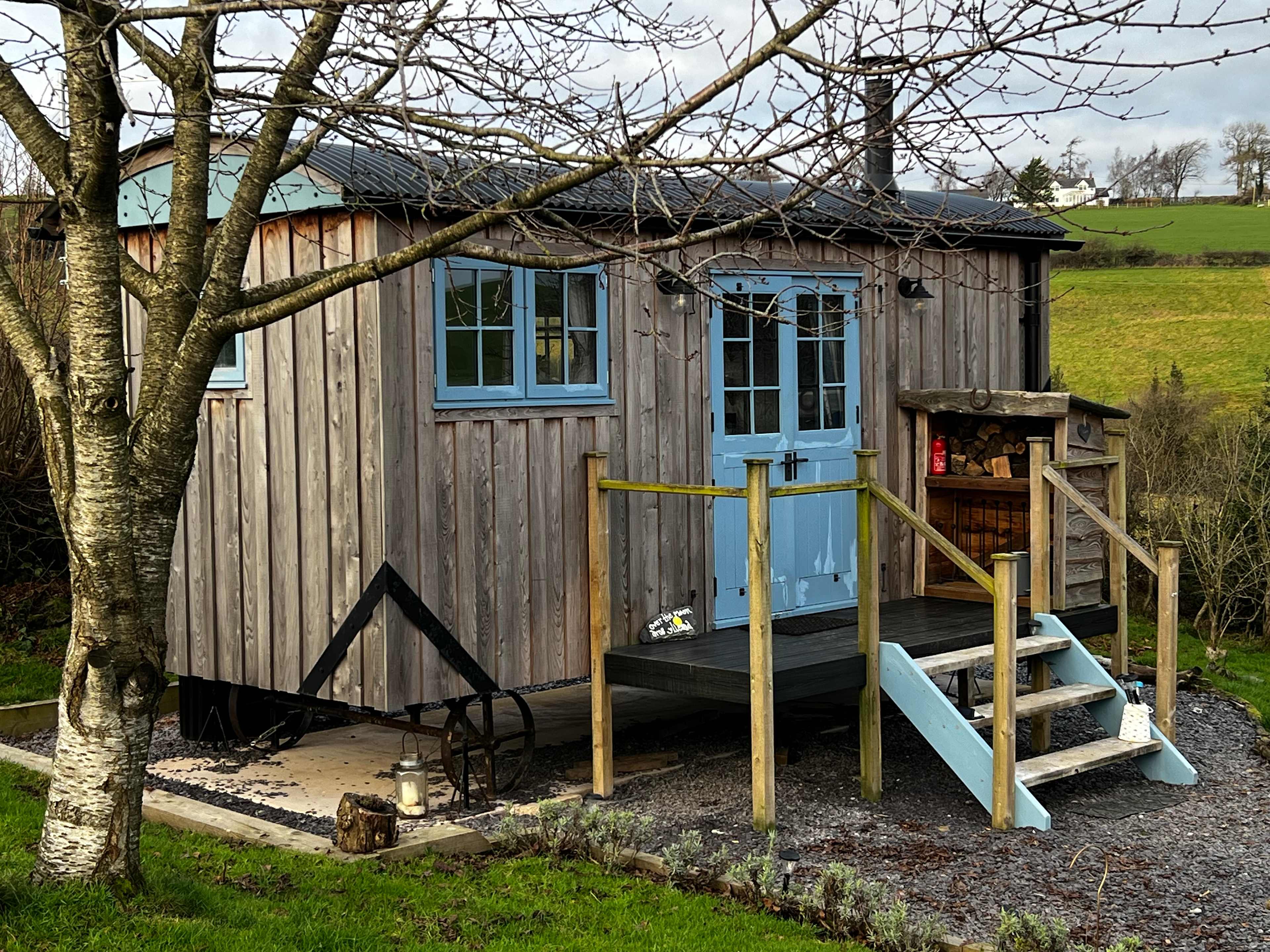 Over-the-Moon Luxury Shepherds Hut