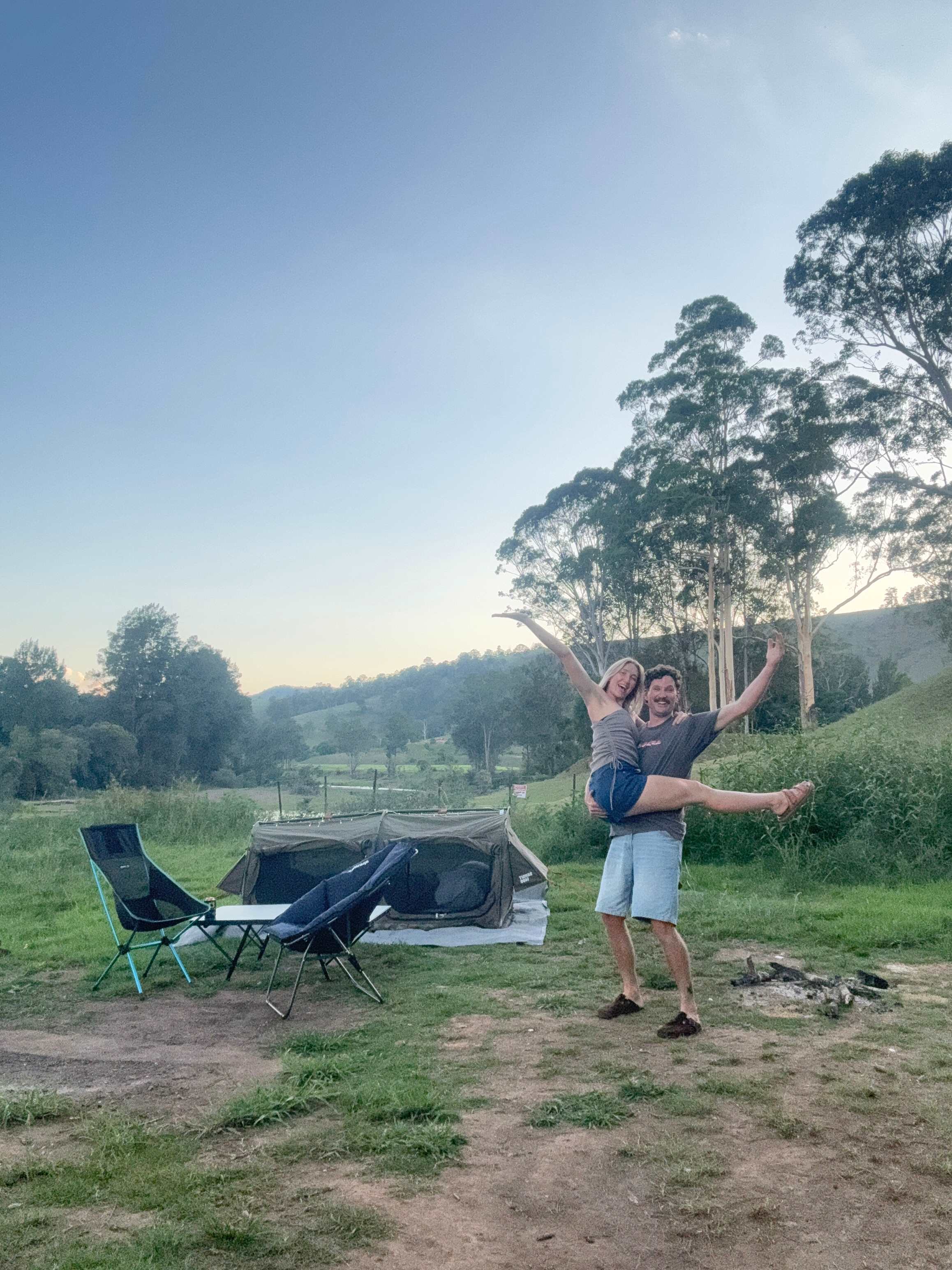 Long Flat Pub Riverside Camping