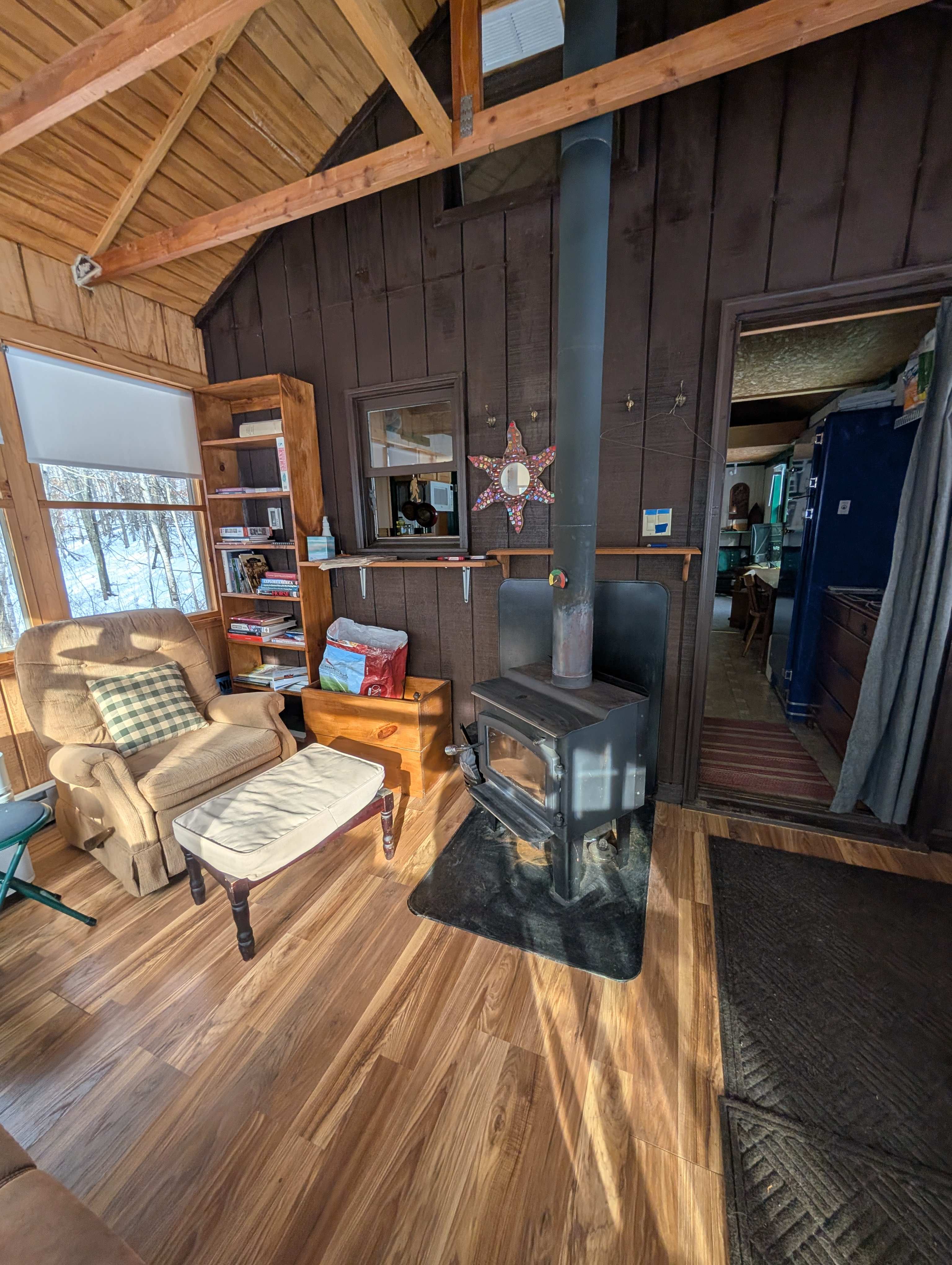 Paul’s Lakeside Cottage