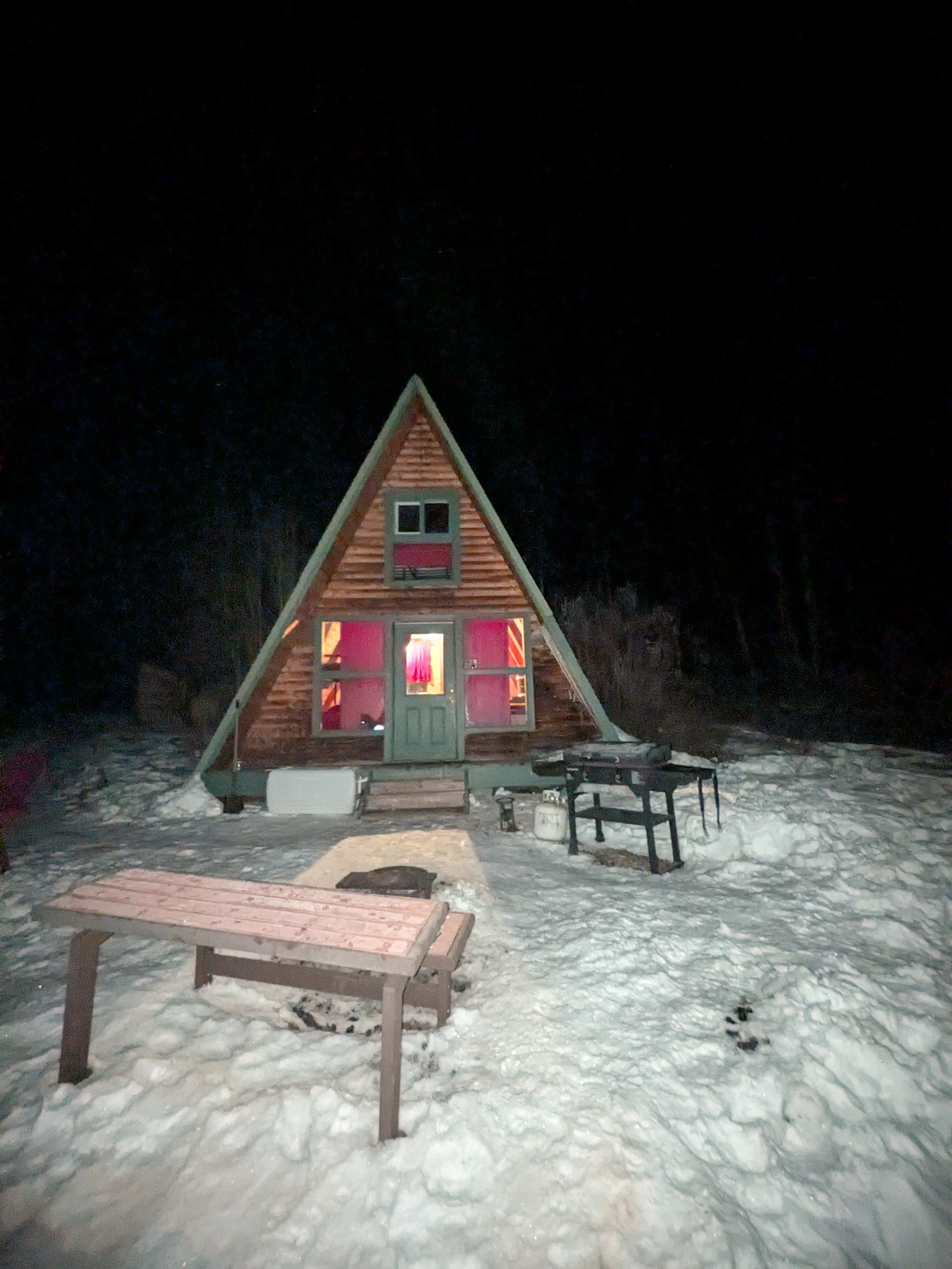 22 West Cabins & Recreation