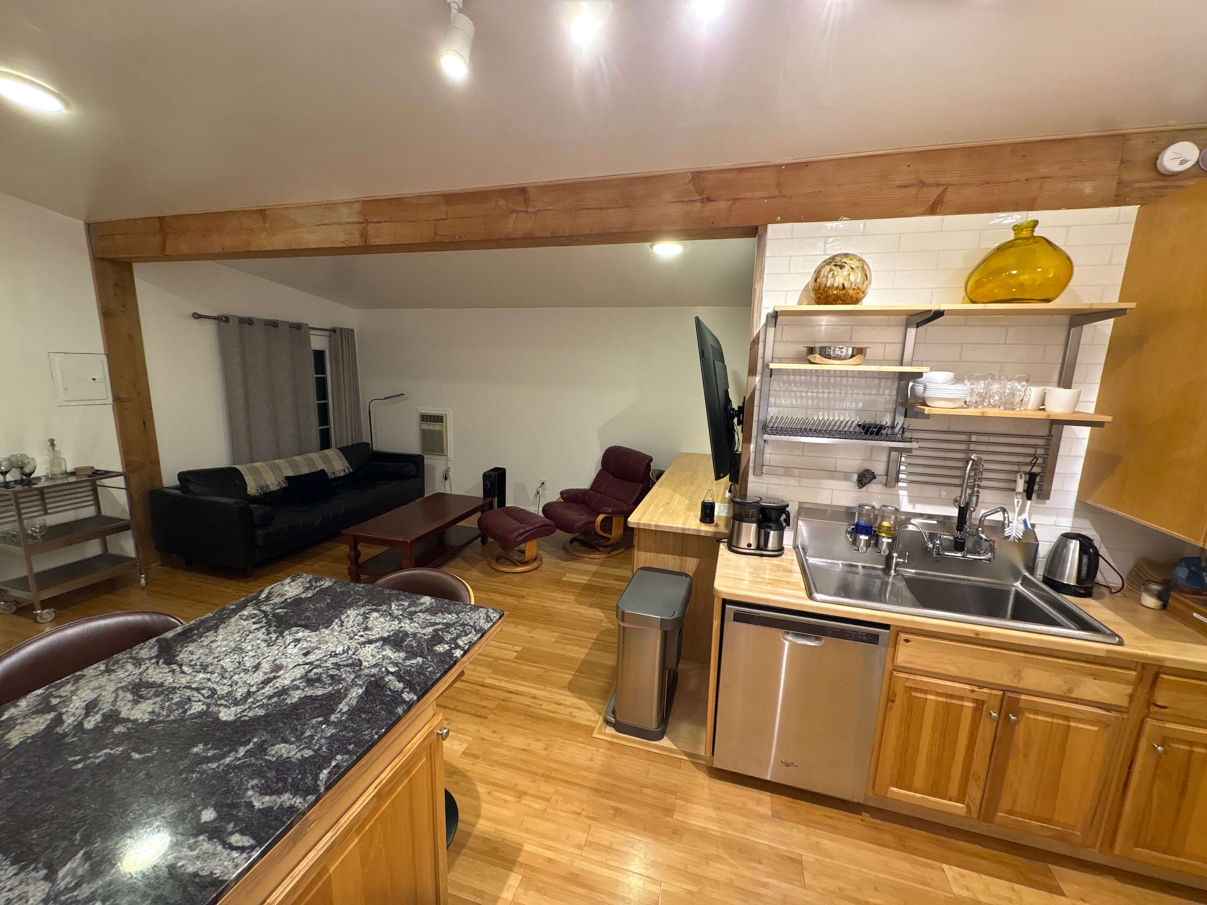 Comfy Studio Near Trails & Beaches