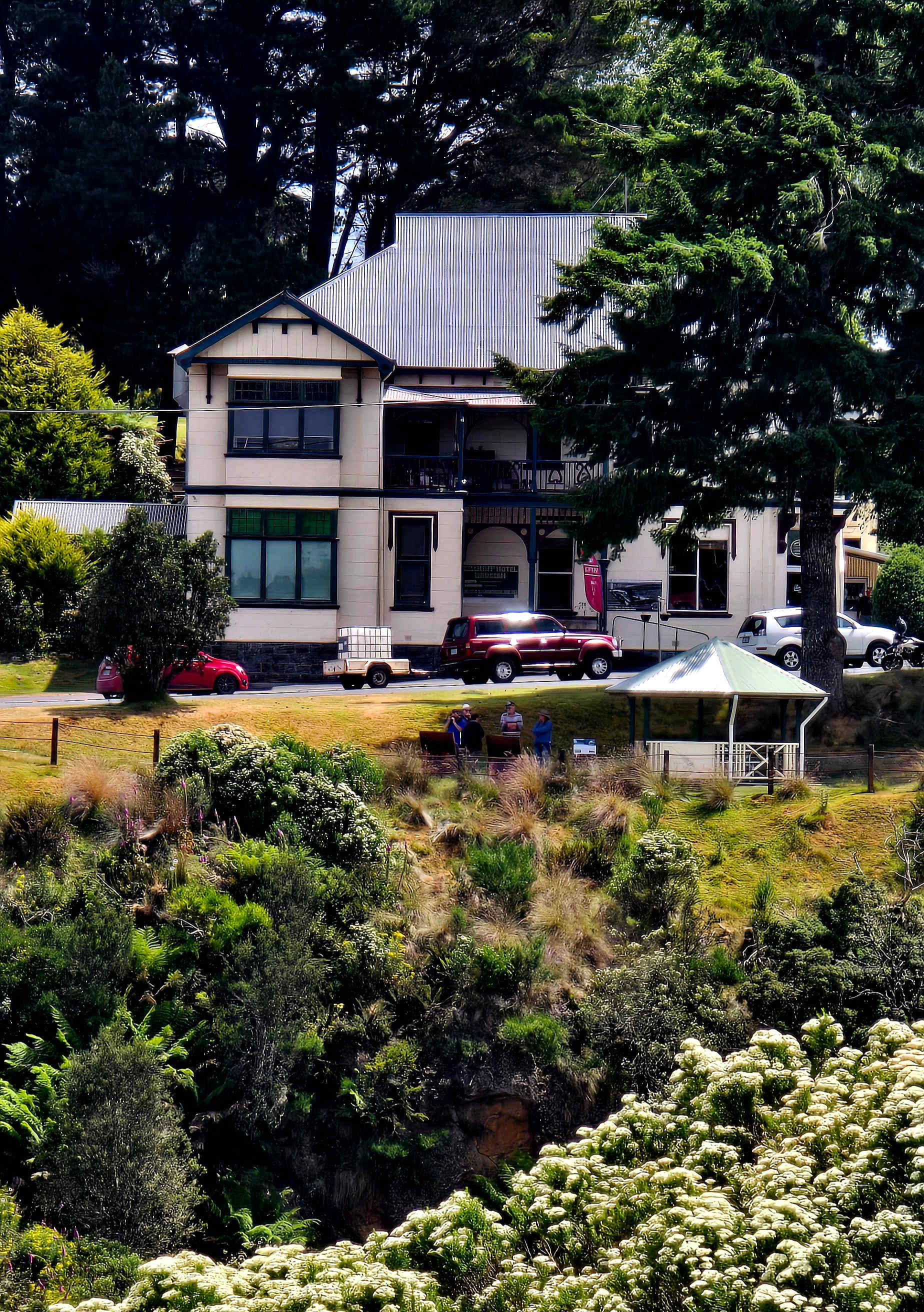 Waratah Alpaca and Pepperberry Farm