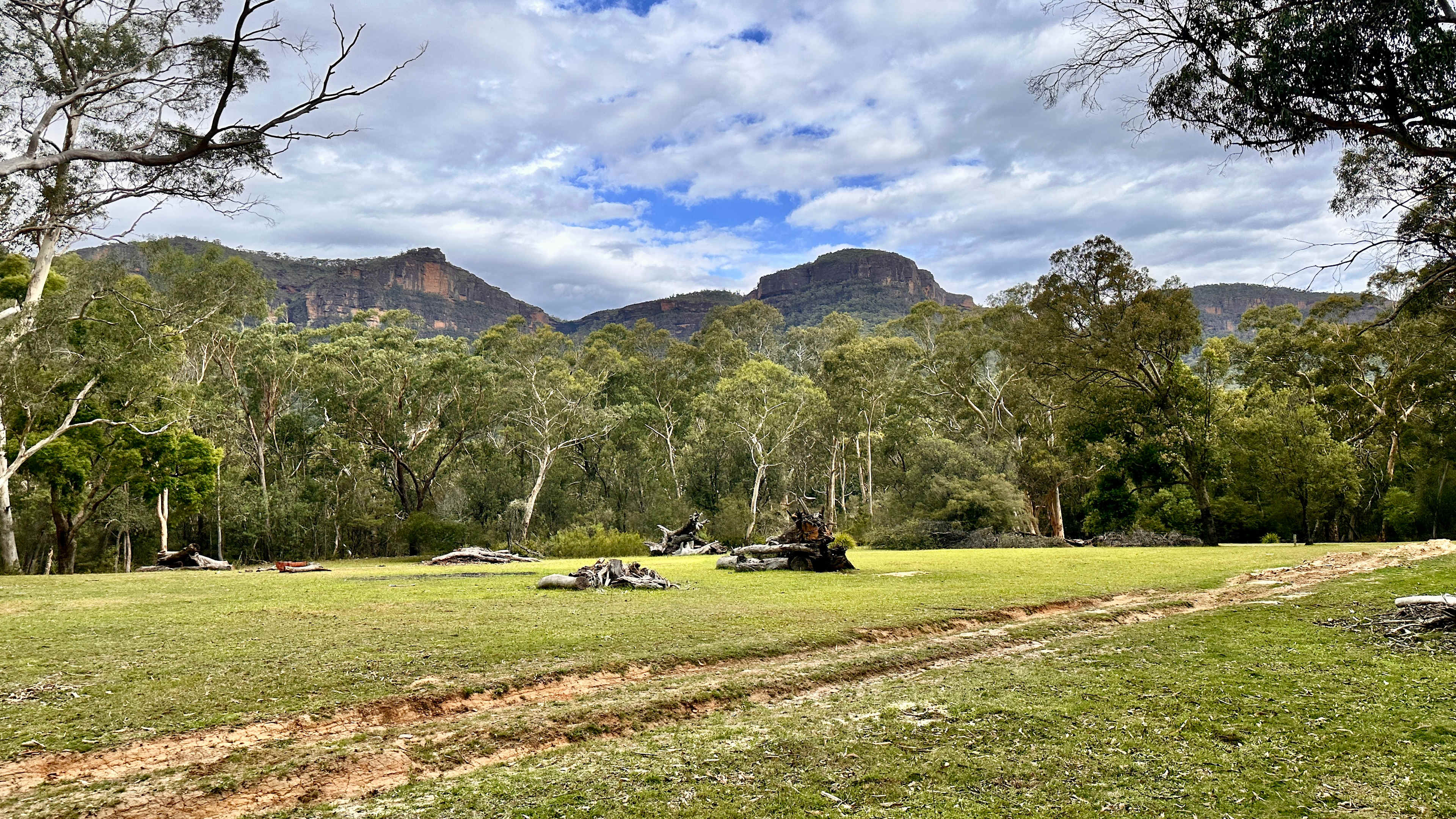 The property is surrounded by awesome escarpments. 