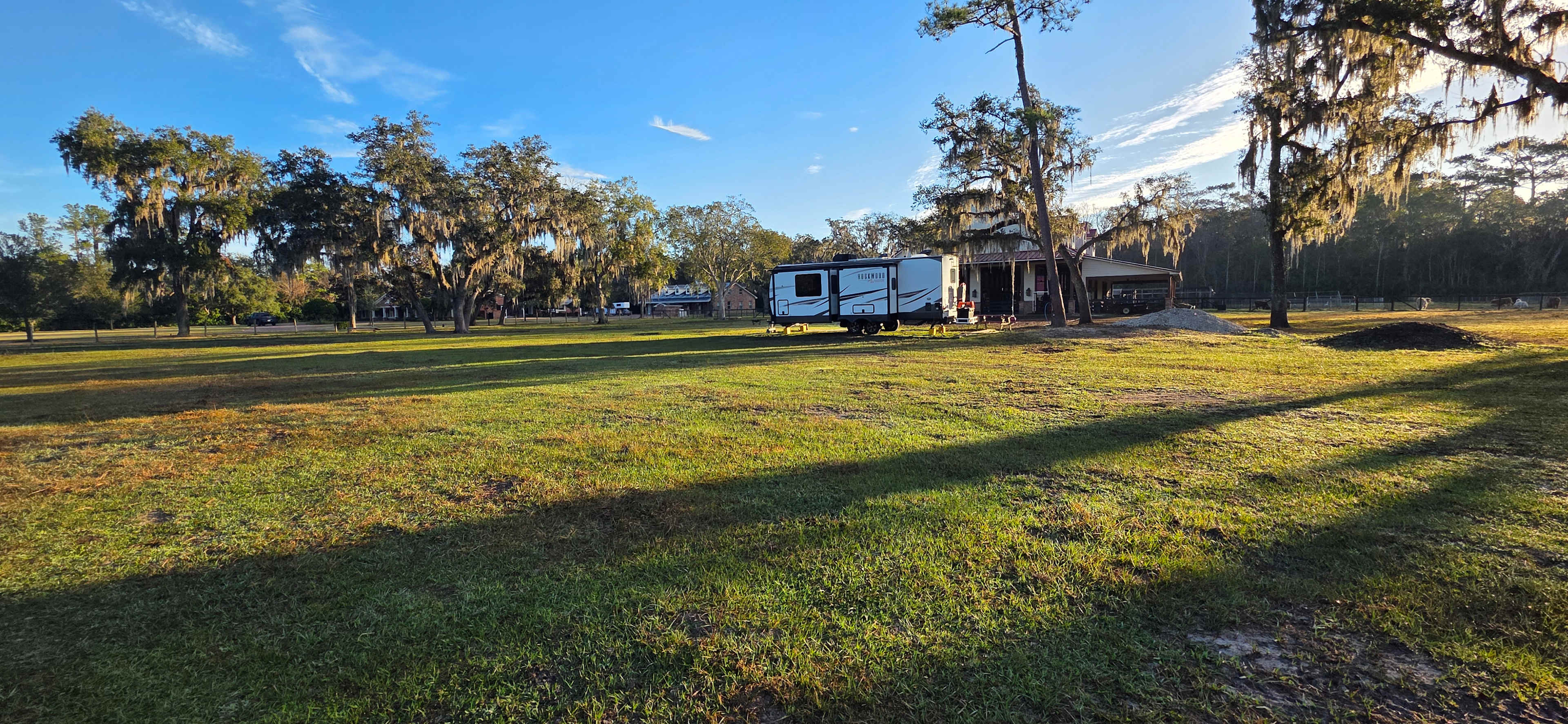 Family Farm Close to Everything!