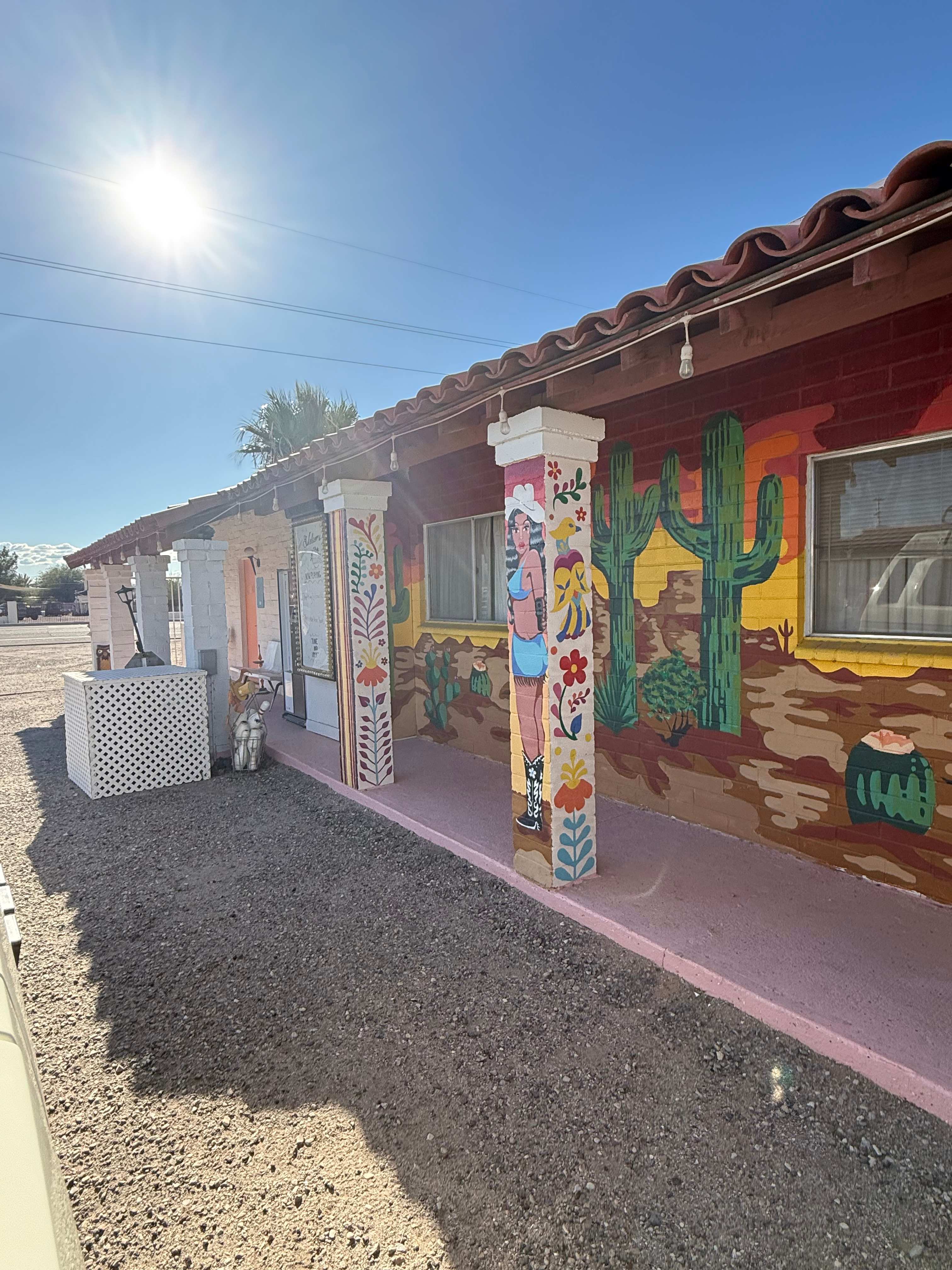 El Pais Motel & Campgrounds