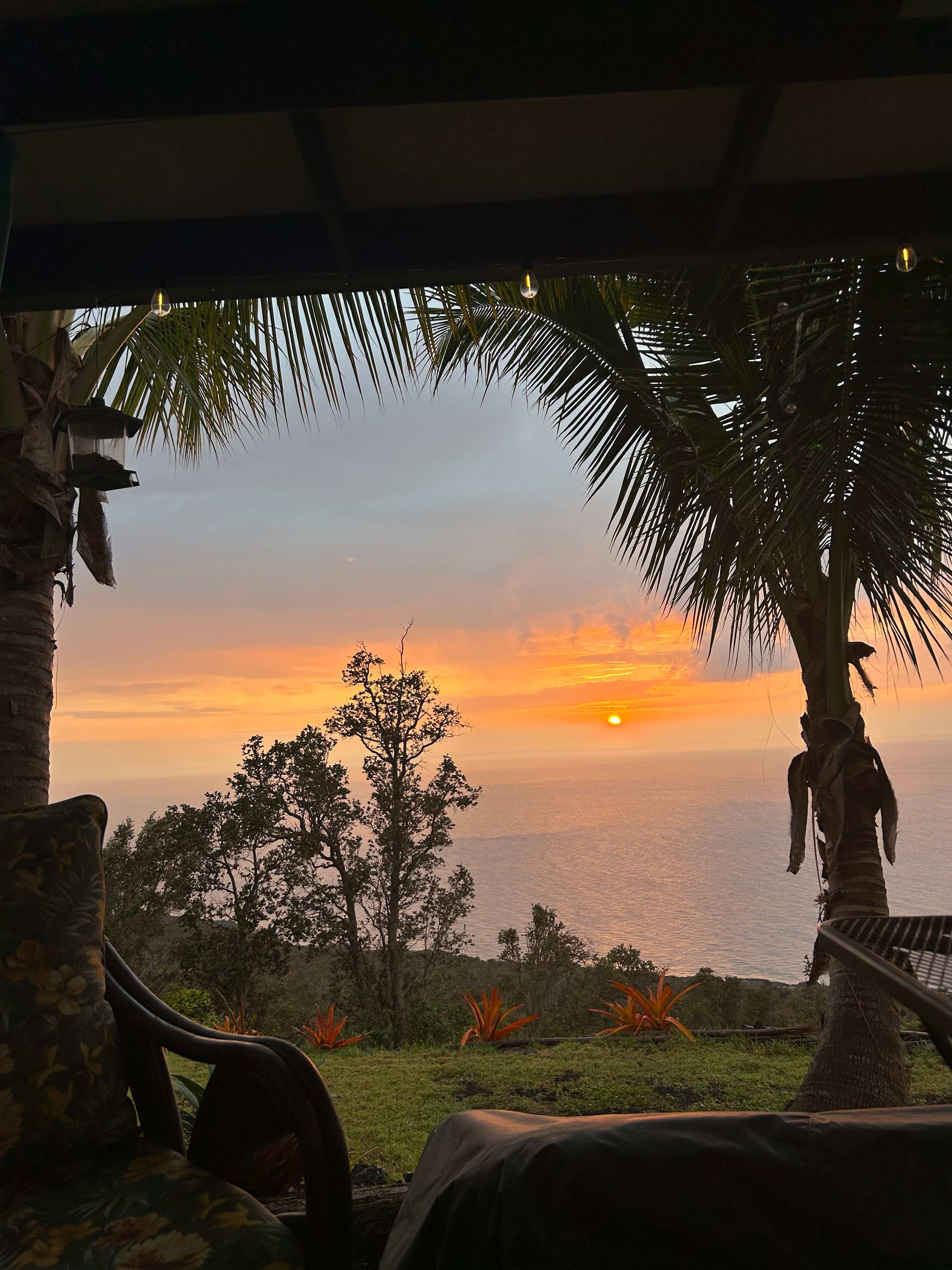 Kona comfy RV w/million dollar view