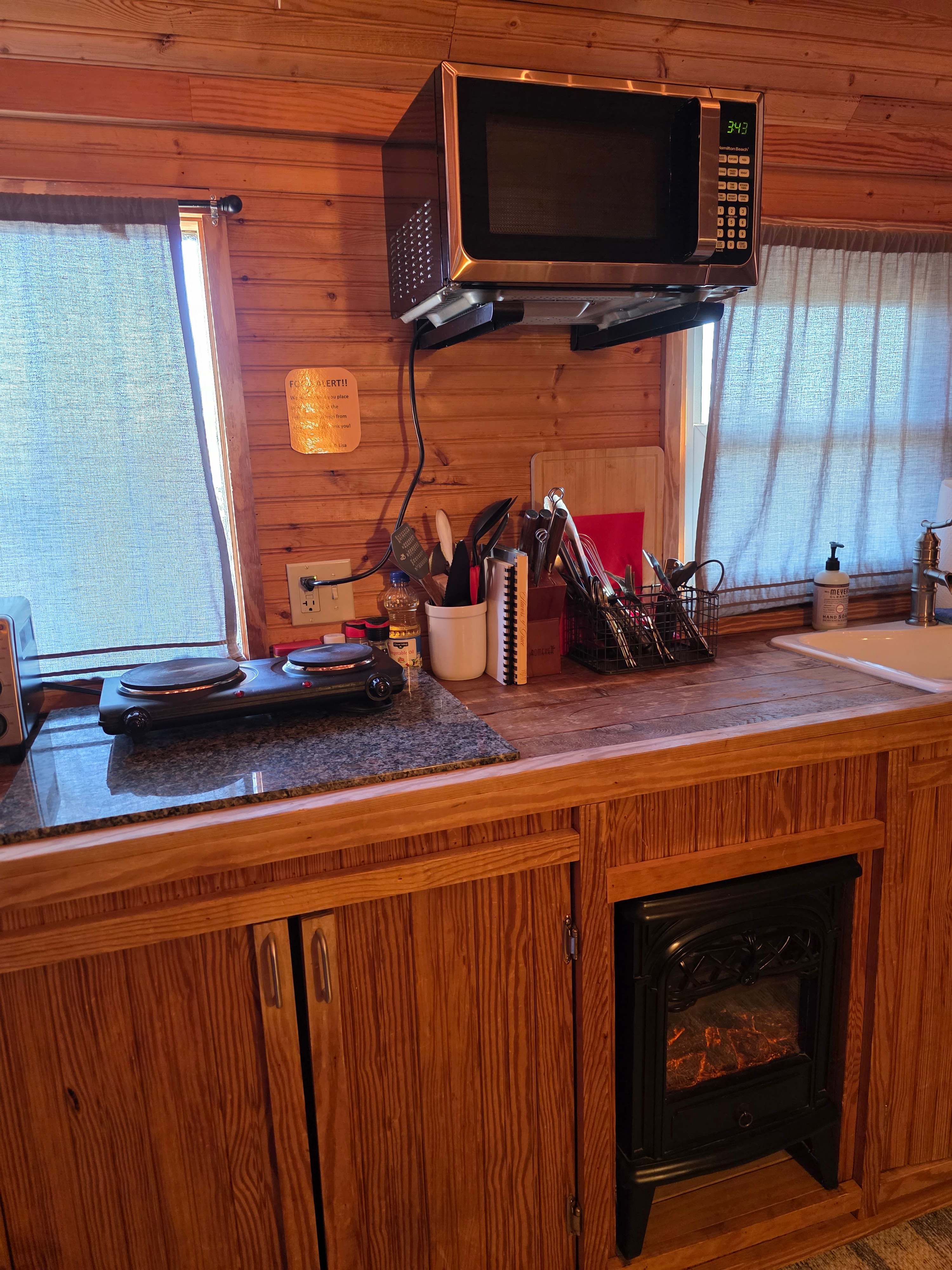 Blackwater Tiny Cabin on Snakehead