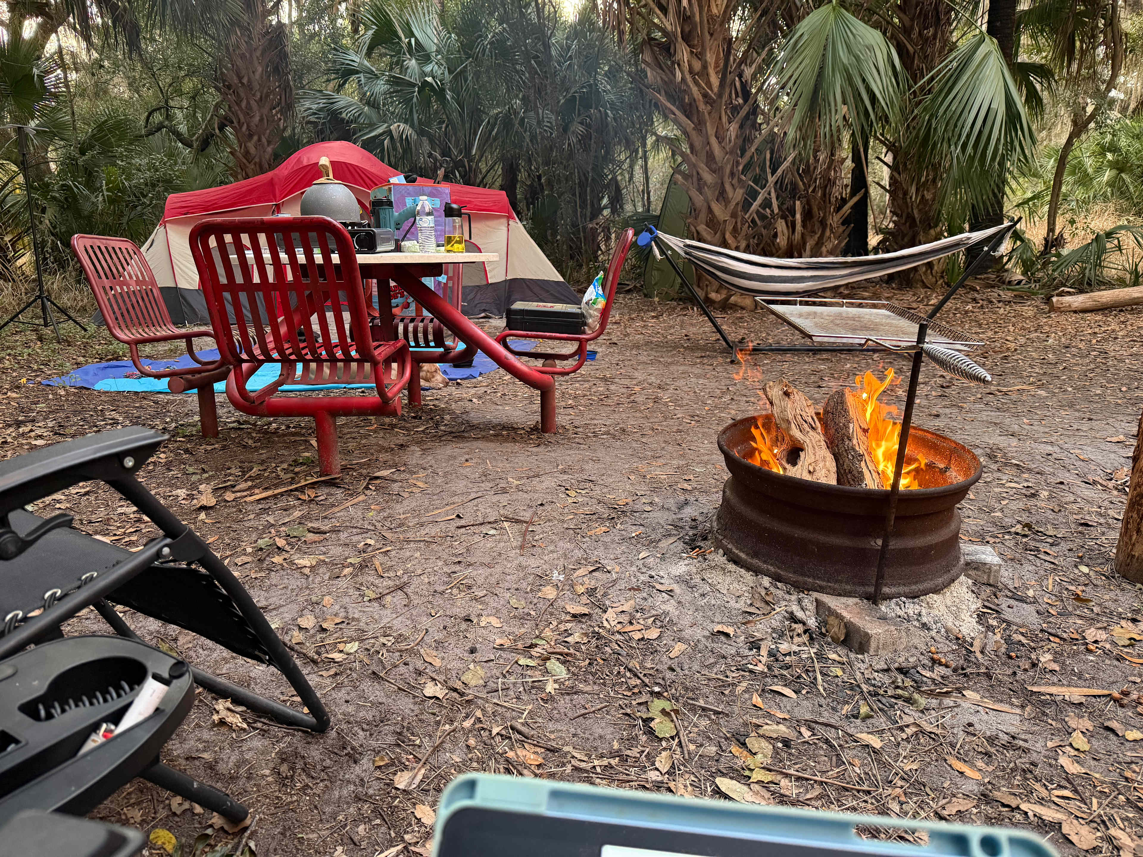 Space wasn’t an issue. The red table and fire pit are at the side already . 