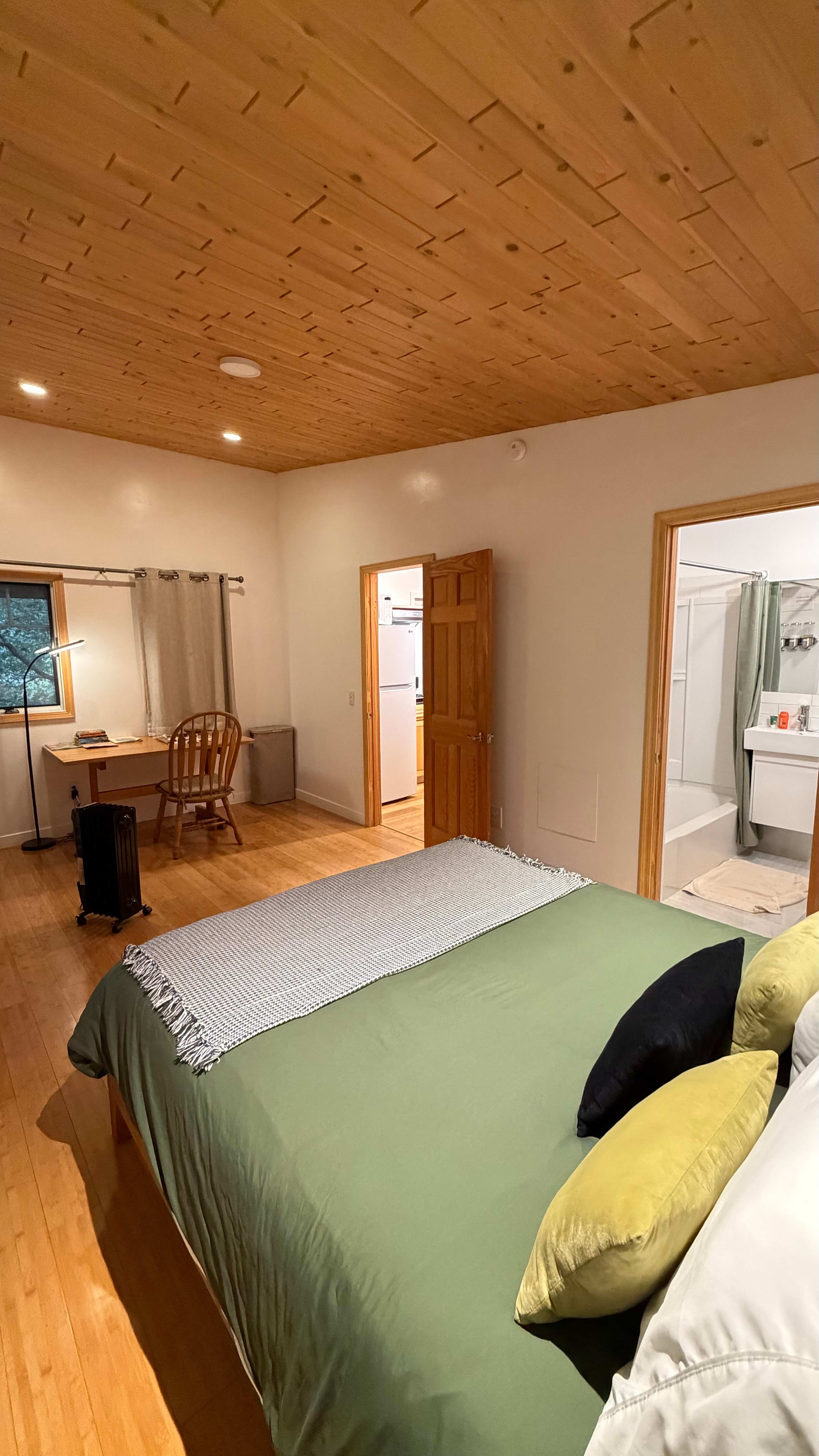 Comfy Studio Near Trails & Beaches