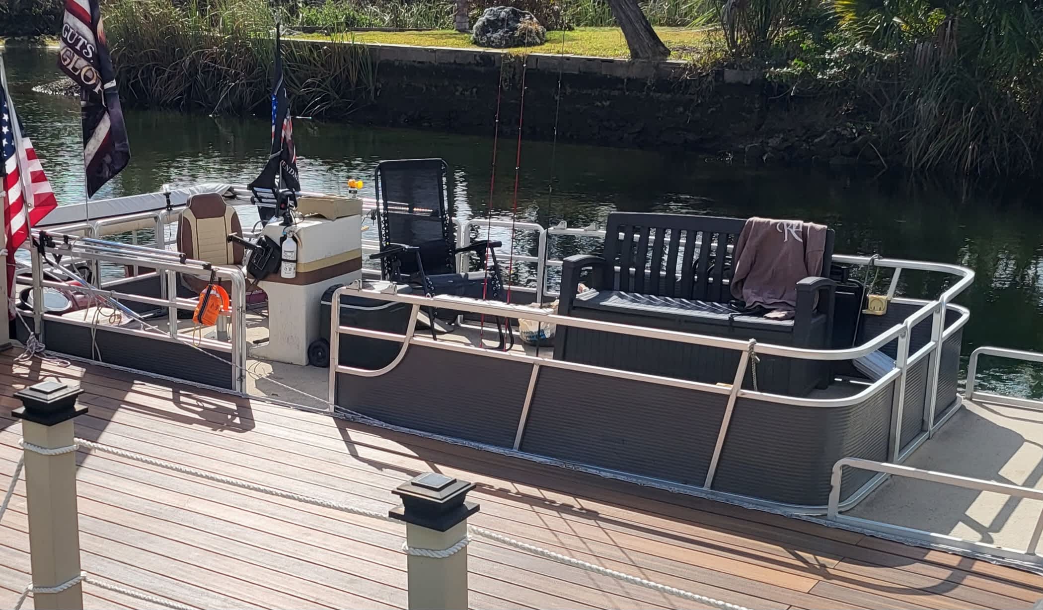 Full Hookup!  30/50 amp Private lot