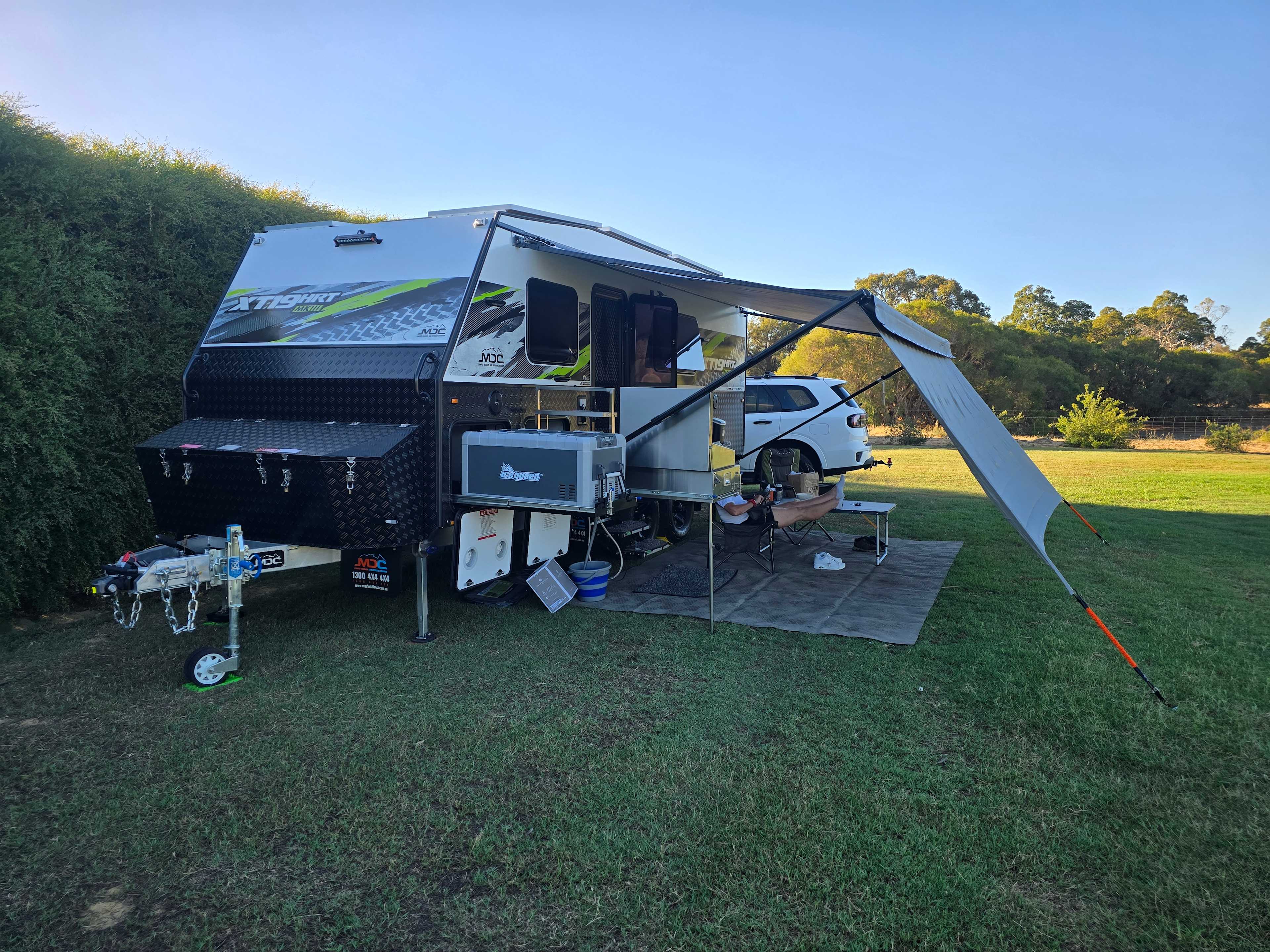 MR & MRS SLUDGE FARM STAY