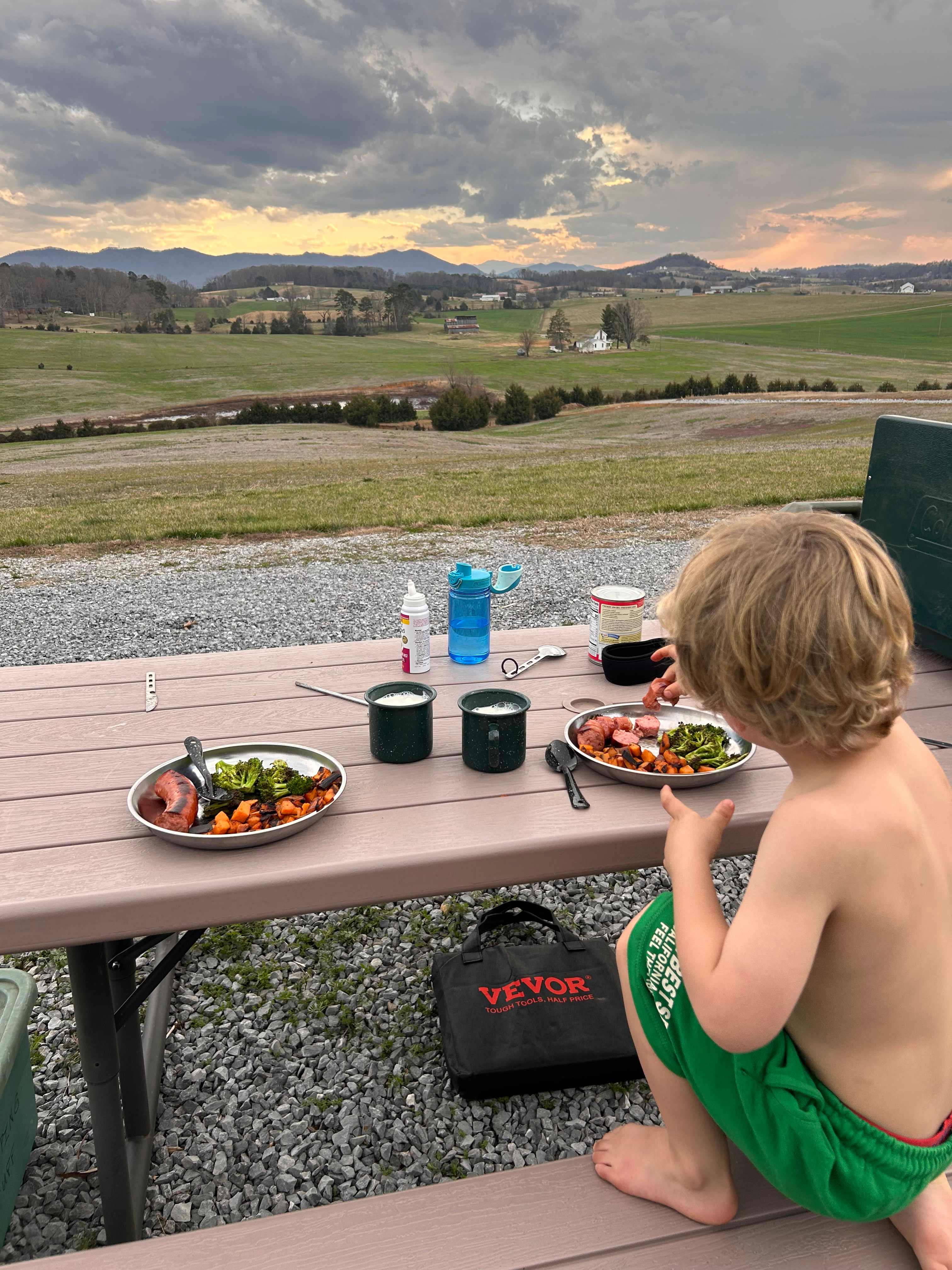 East Tennessee Hilltop Campsite