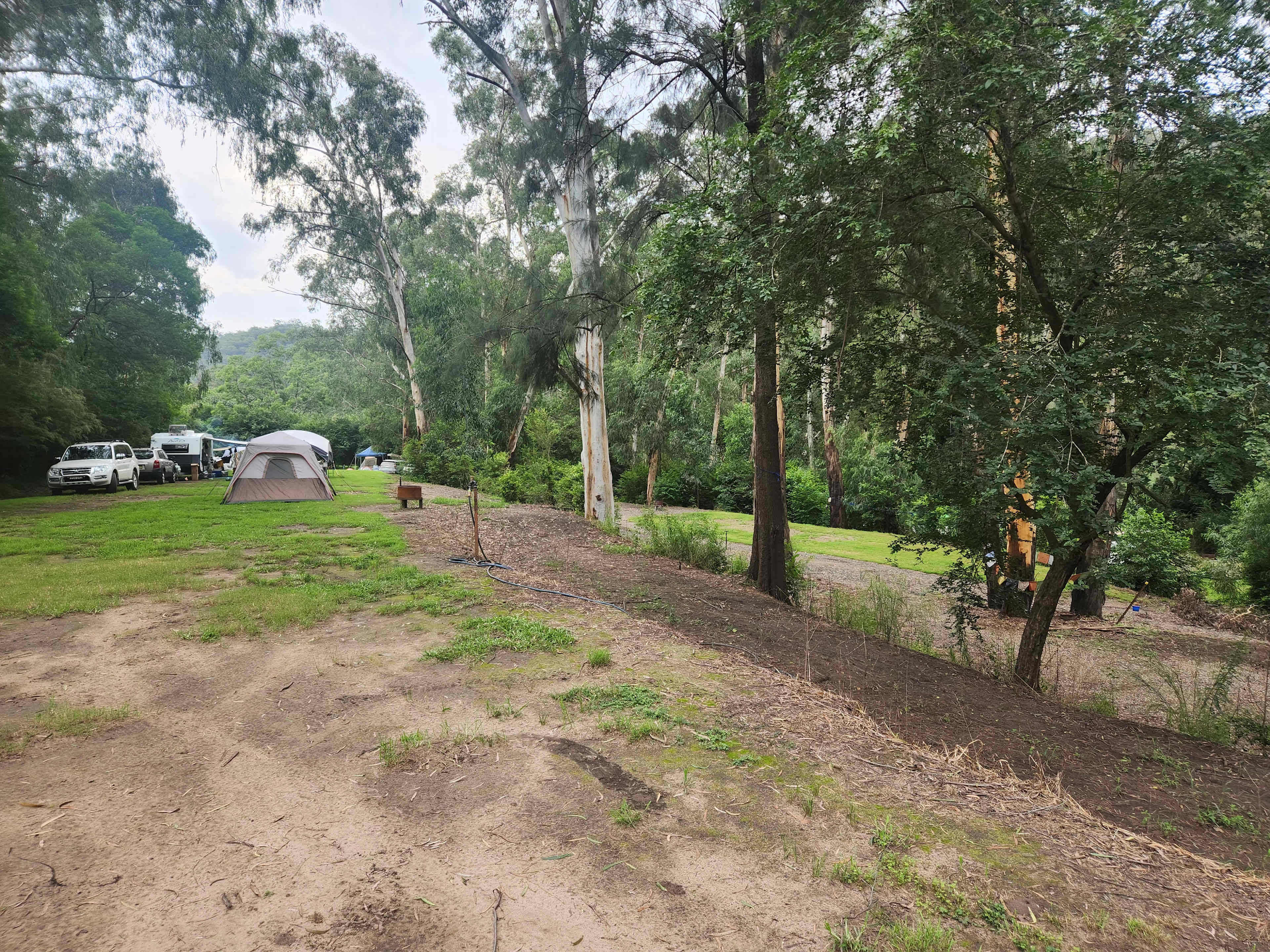 "DeView" Colo River Valley Camping