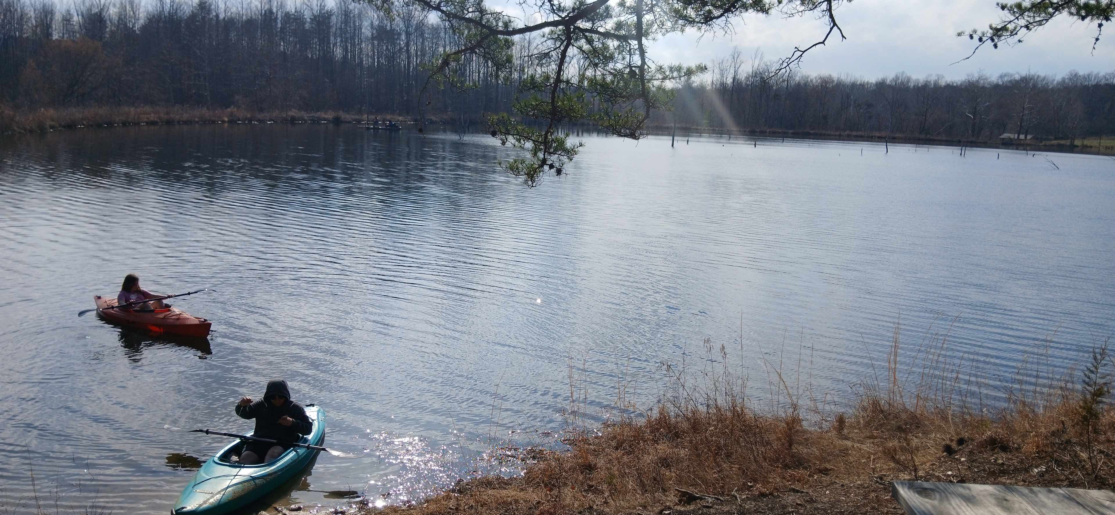 Lakefront!! Kayaks Available.