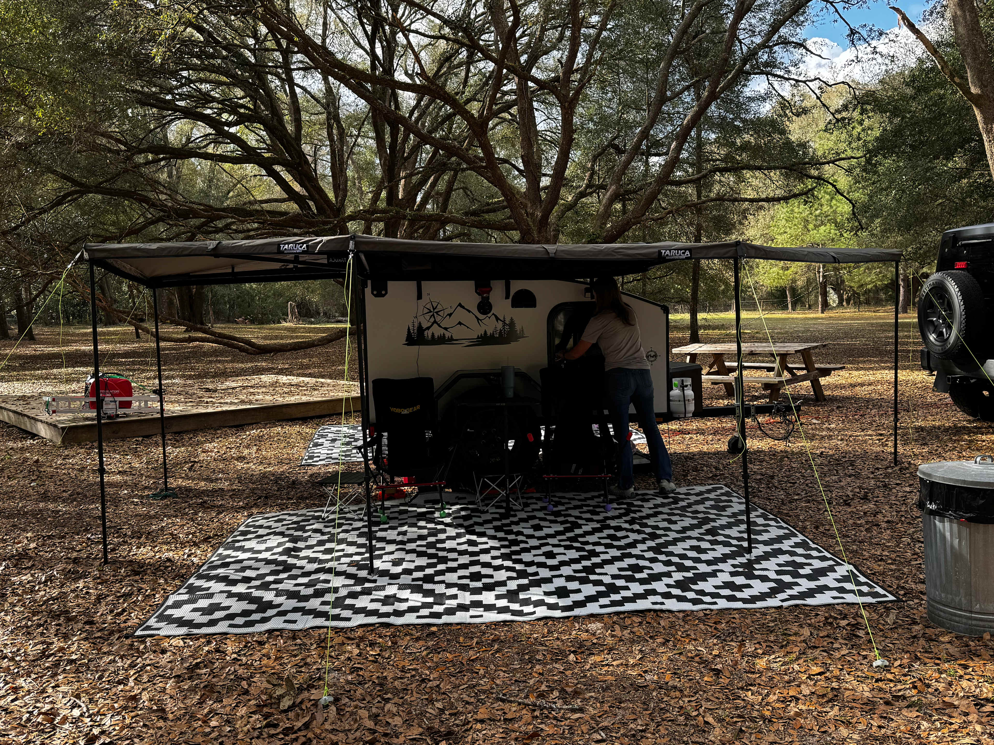 Spacious Oak Hammock