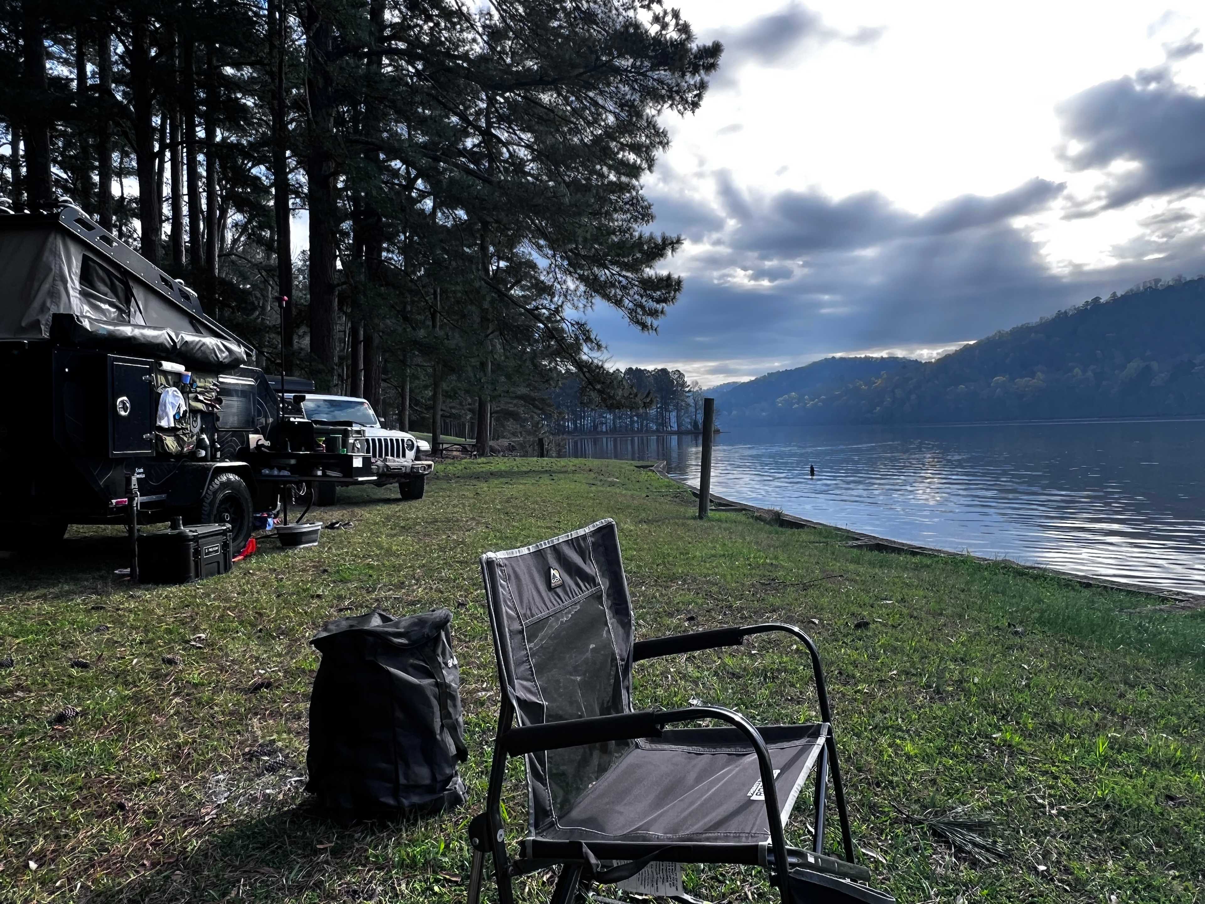 Serene Lakefront Retreat