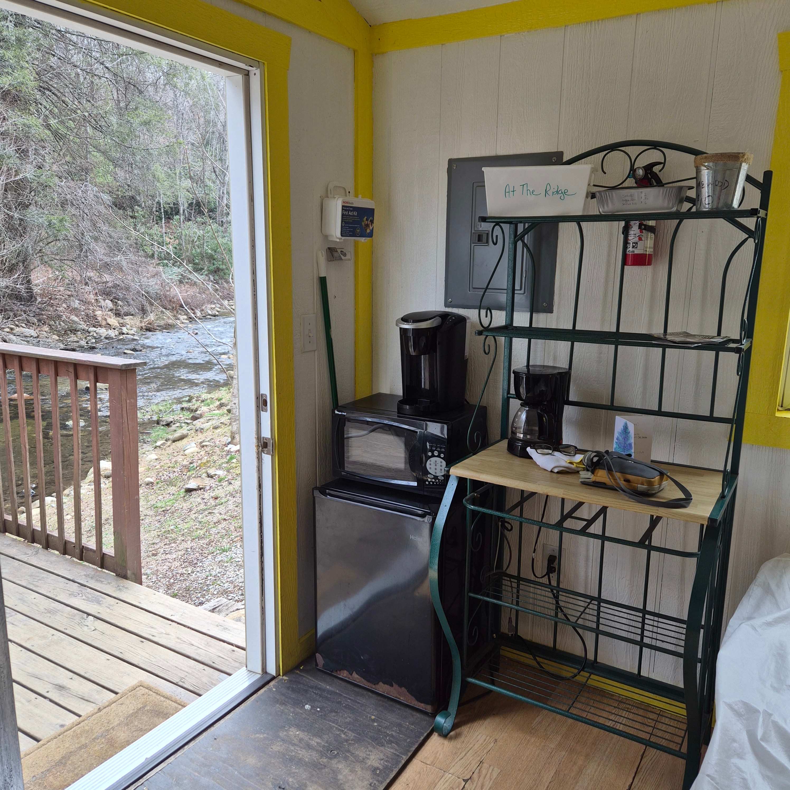 At the Ridge Camp-Riverside Escapes