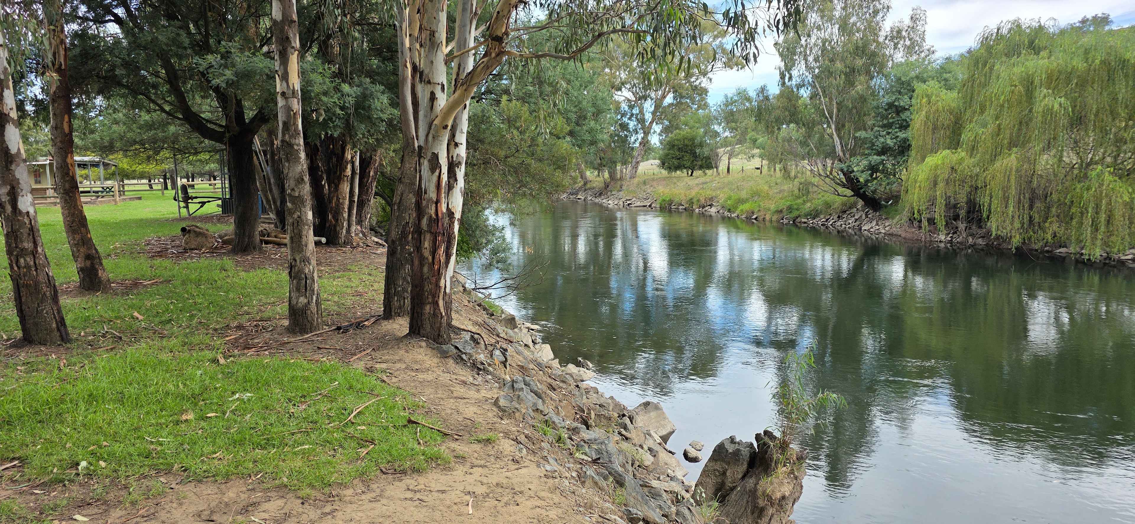 Bahwidgee on Tumut River