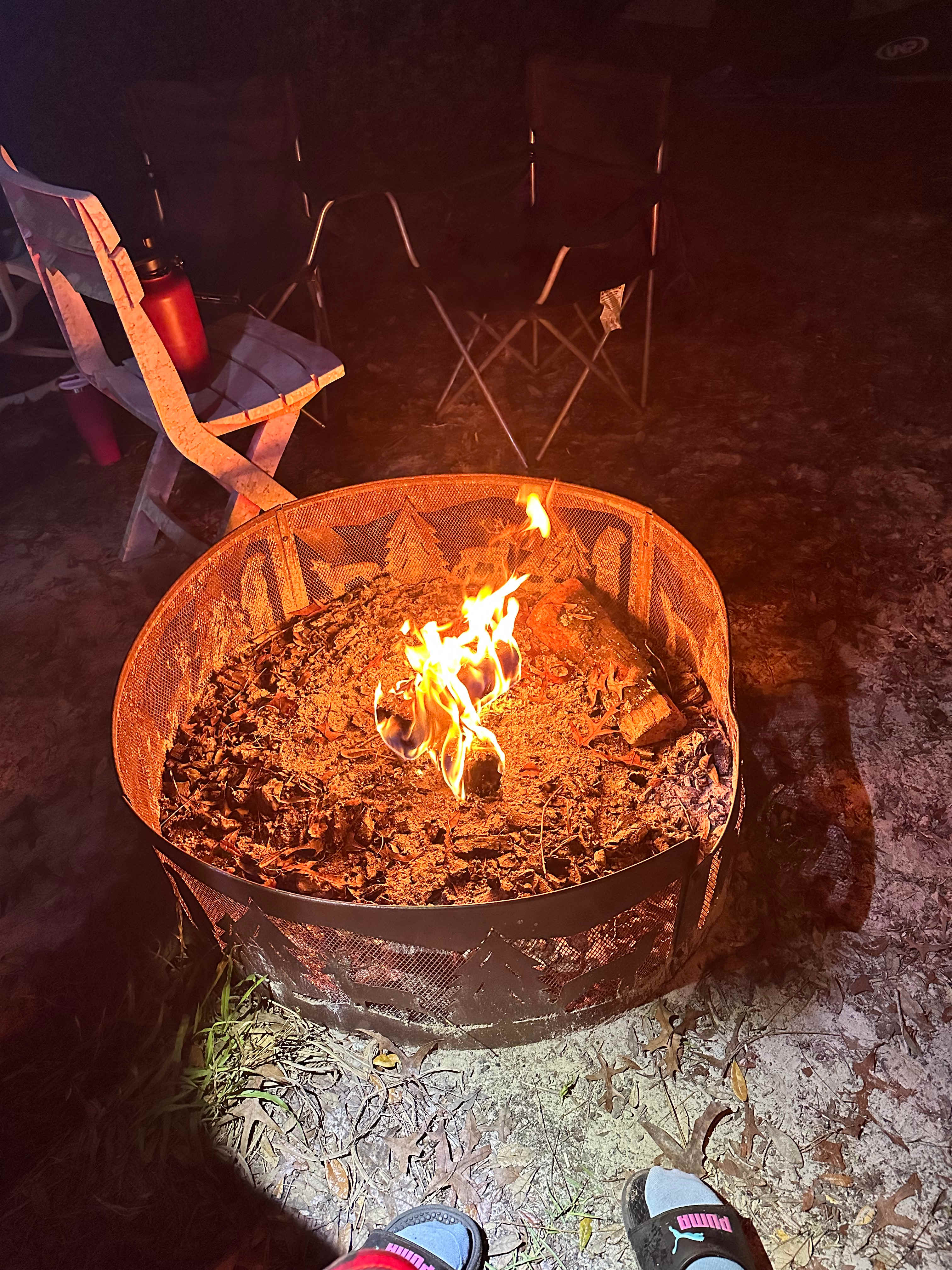 Camp fire wiht ring provided