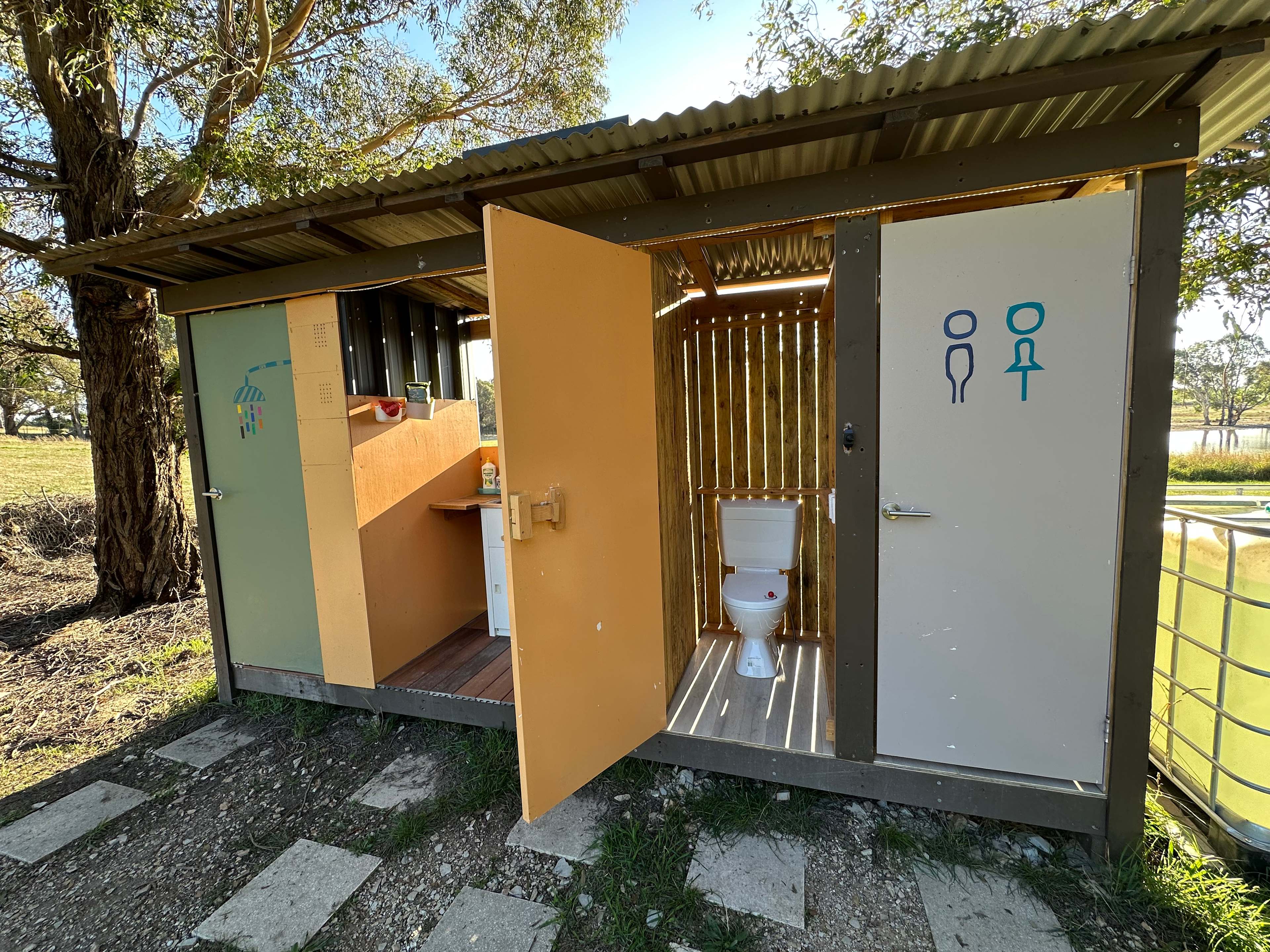 Clean toilet