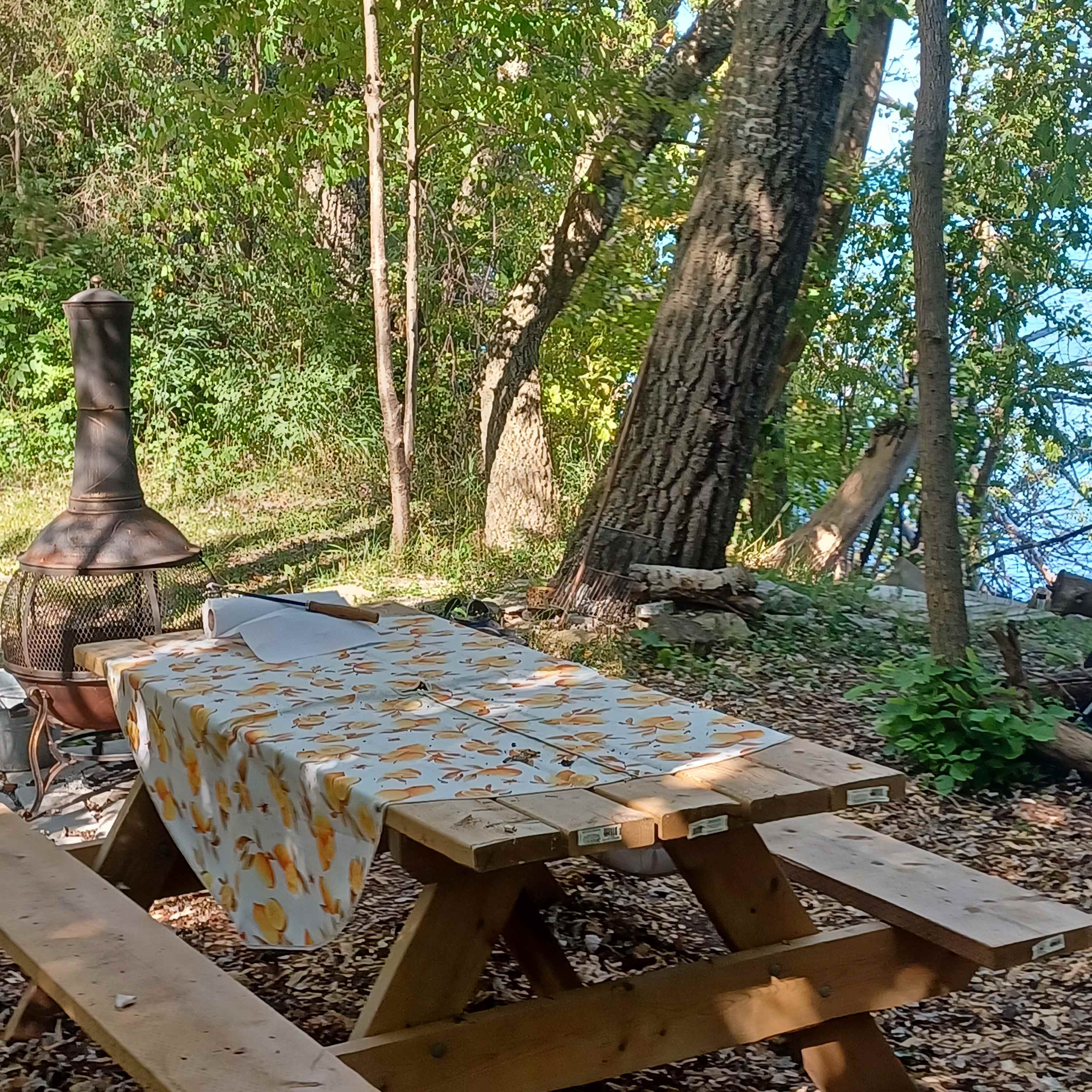 Cozy Camp By The Lake