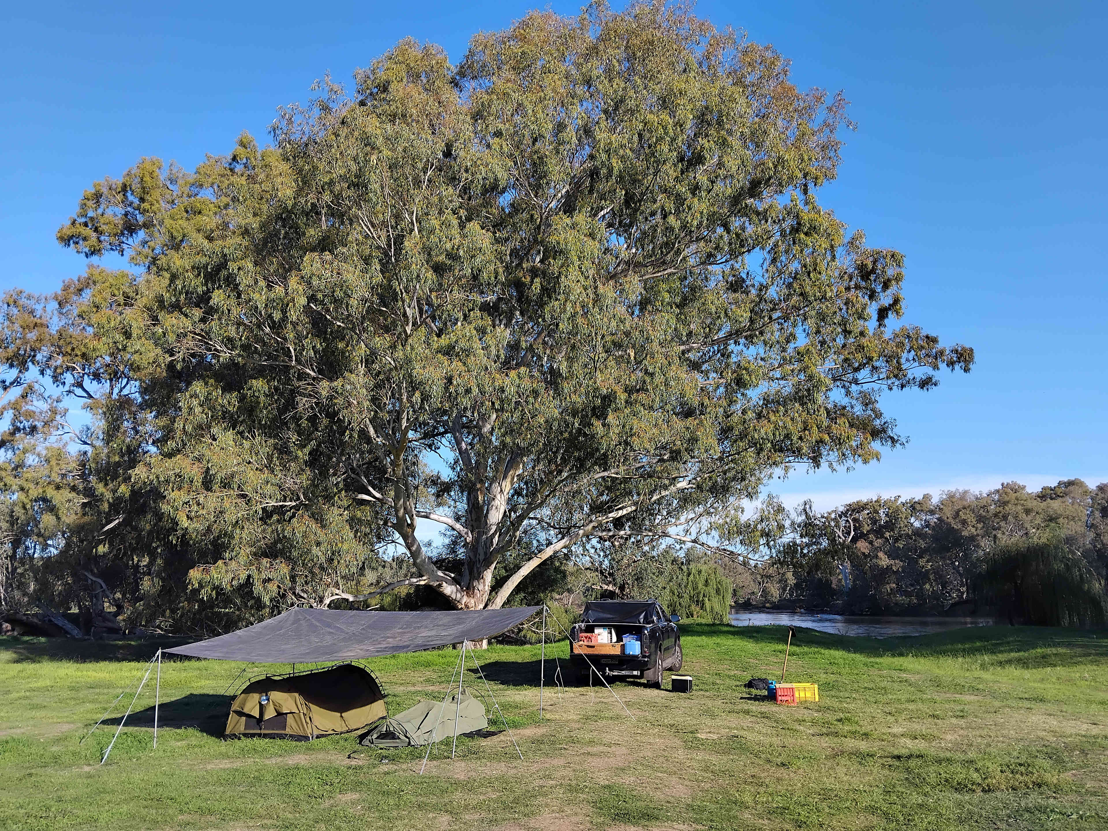 Rolling Hills & Riverside Camping