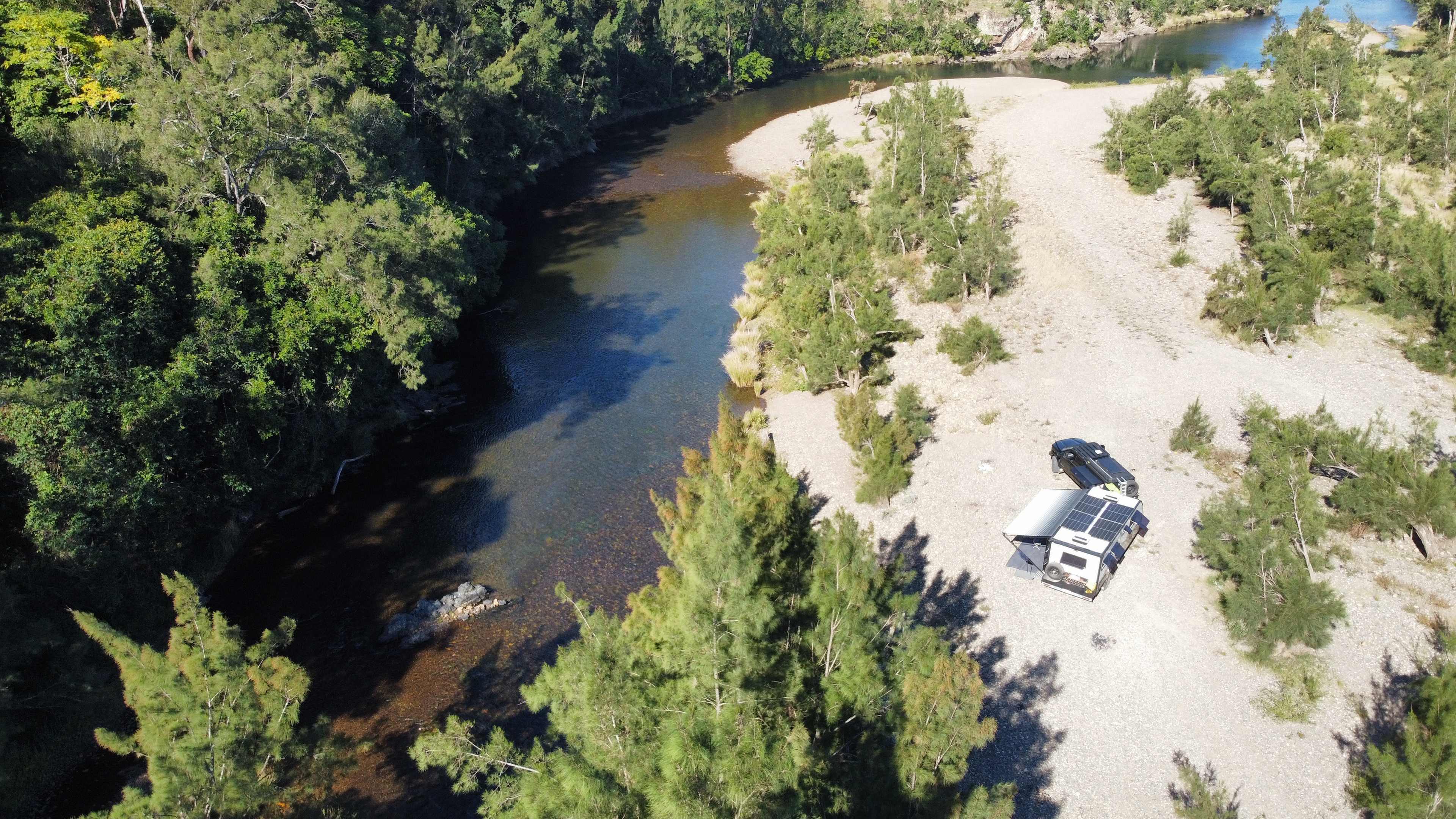 Long Flat Pub Riverside Camping