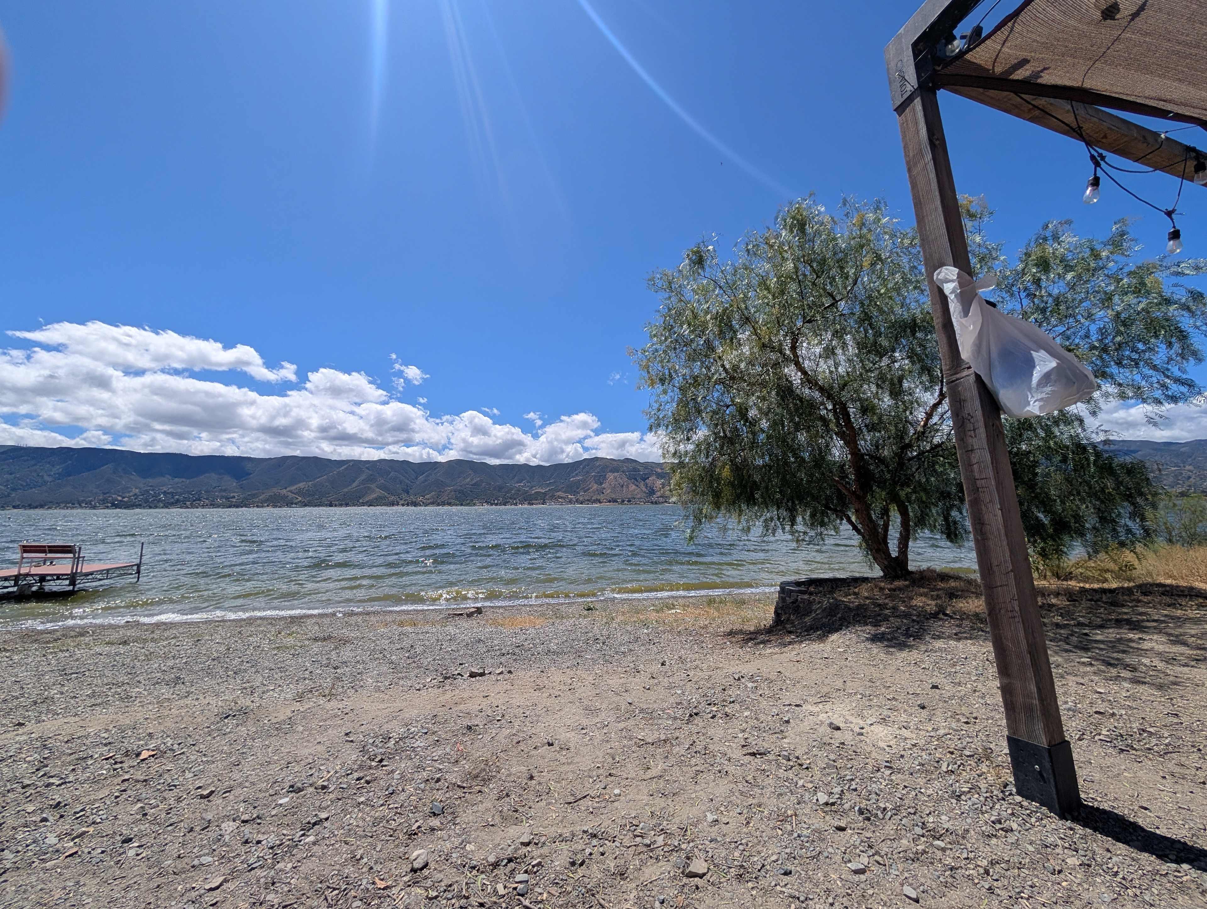Lakeshore Retreat