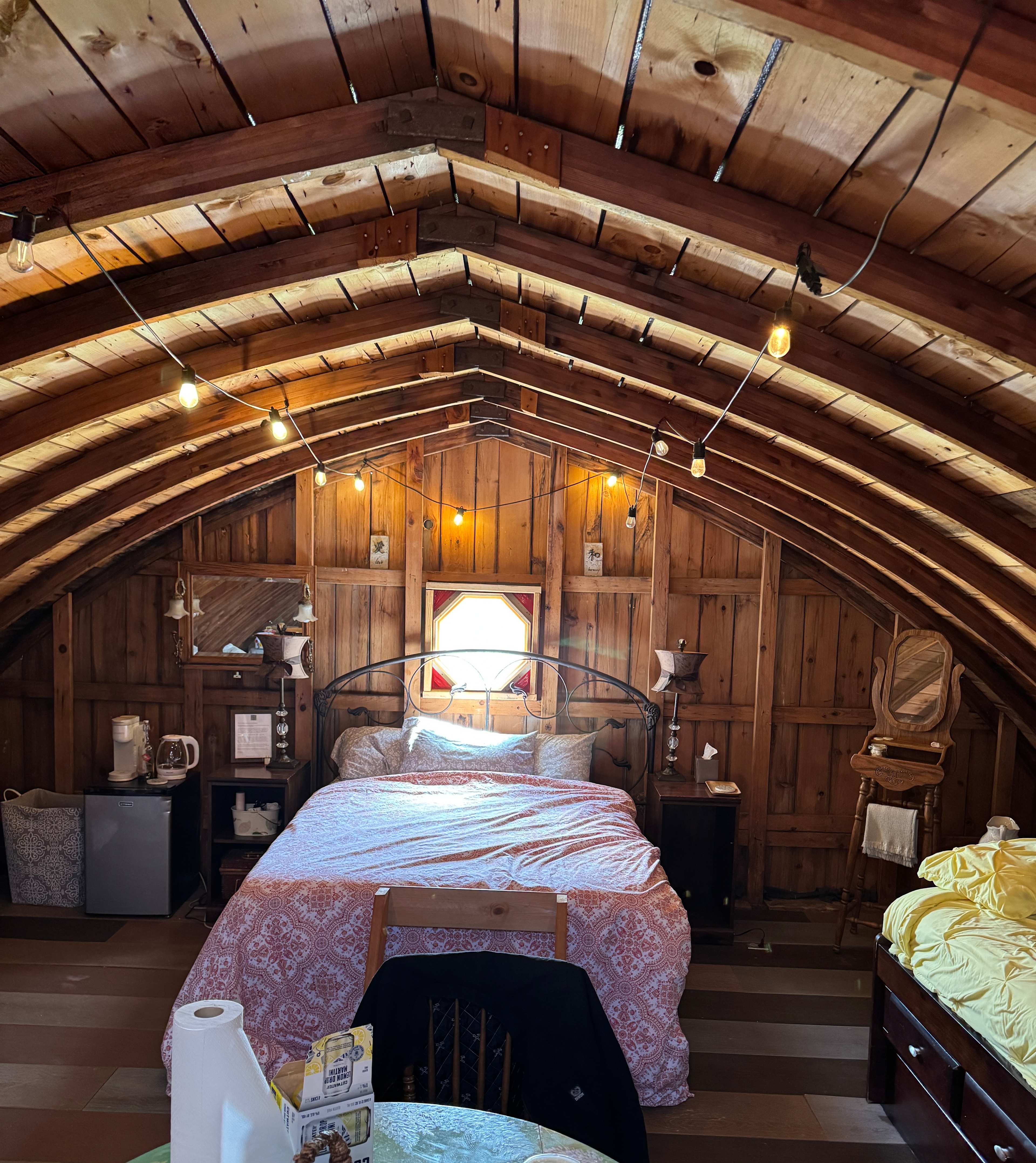 Cozy Lofted Barn Retreat