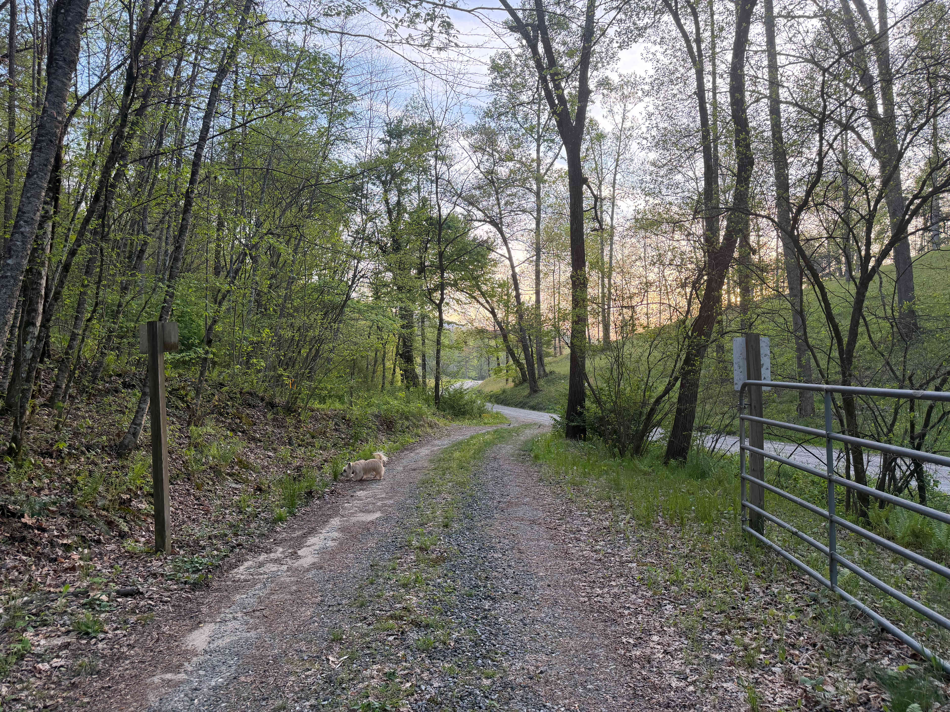 RV w hookups 35 acres hike & fish