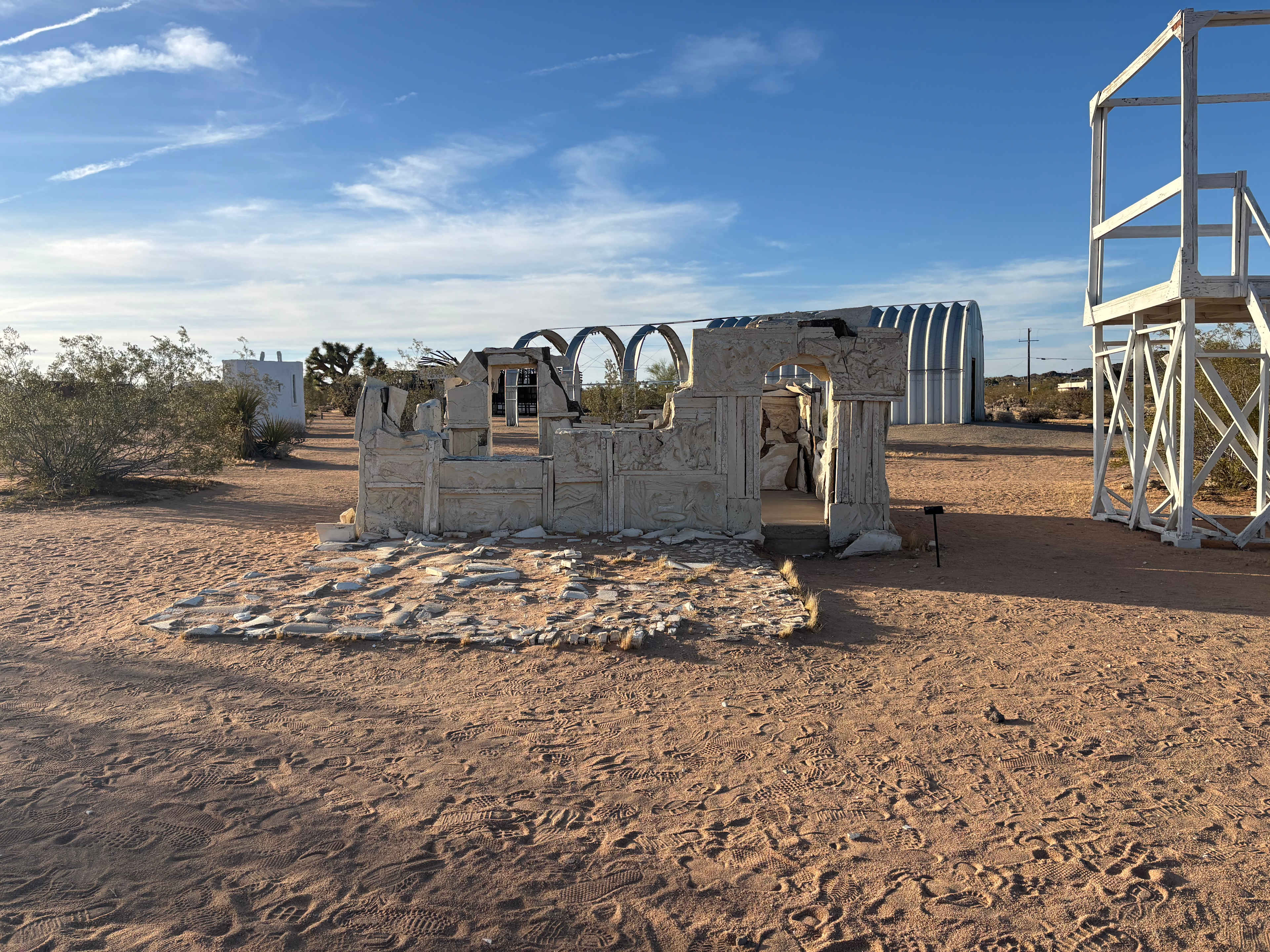 really easy to get to Noah Purifoy art to walk around, or bring a picnic. just plz clean up after yourself! xo
