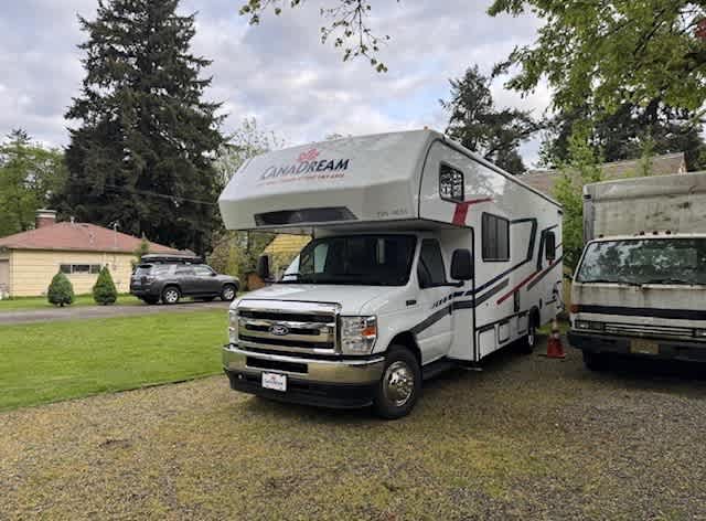 Full Hookup RV lot on Quiet Street