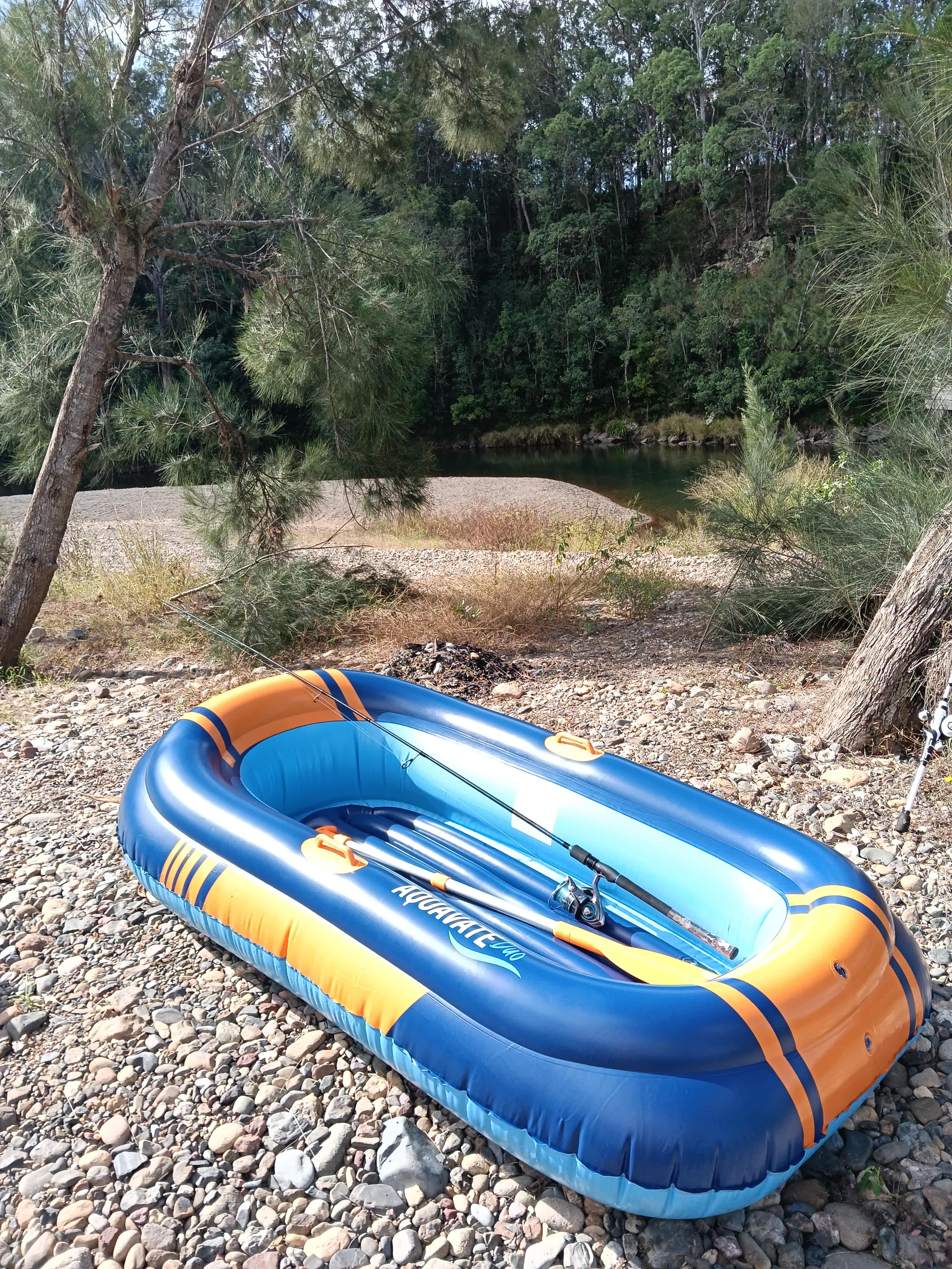 Long Flat Pub Riverside Camping