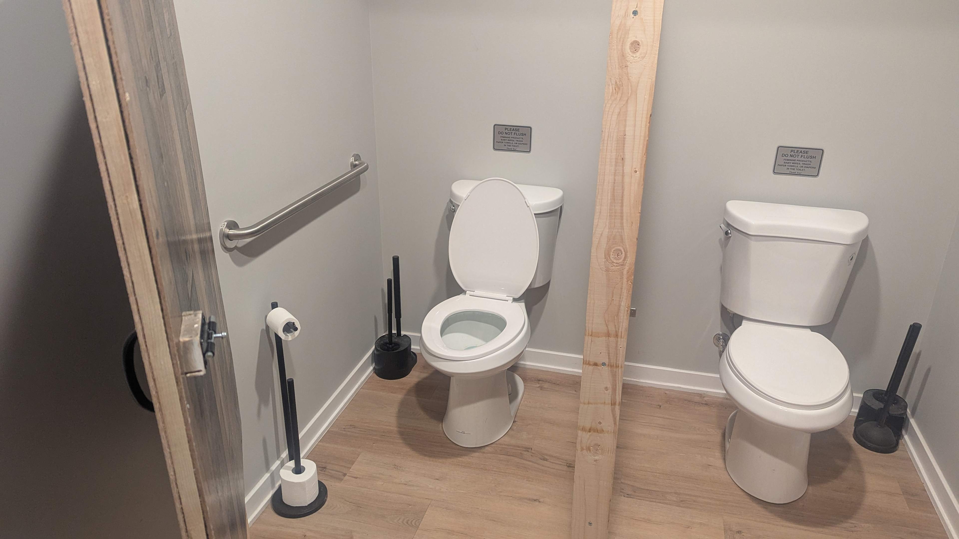 Clean bathrooms 