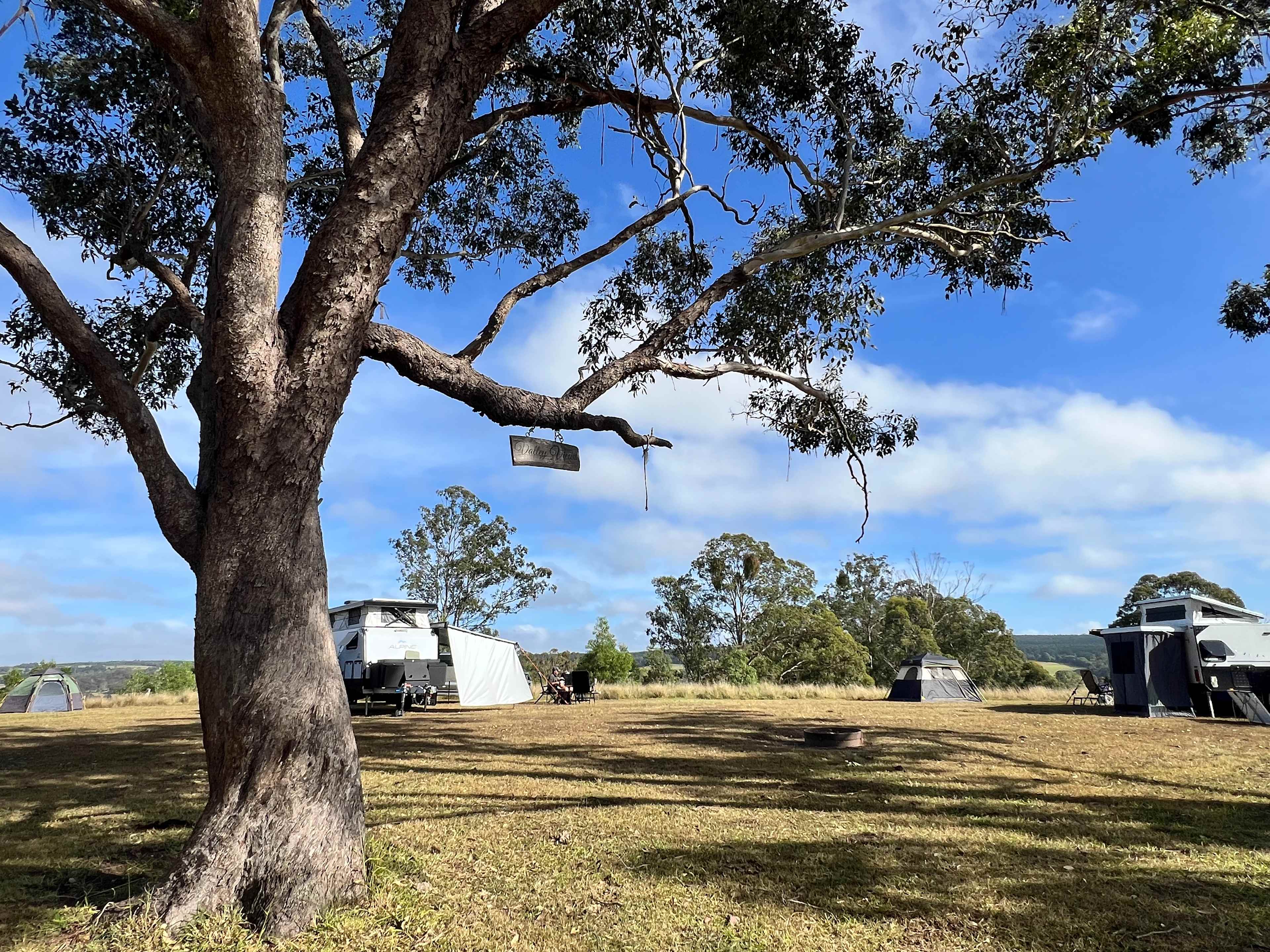 Empty Pockets creek-side Farm Stay