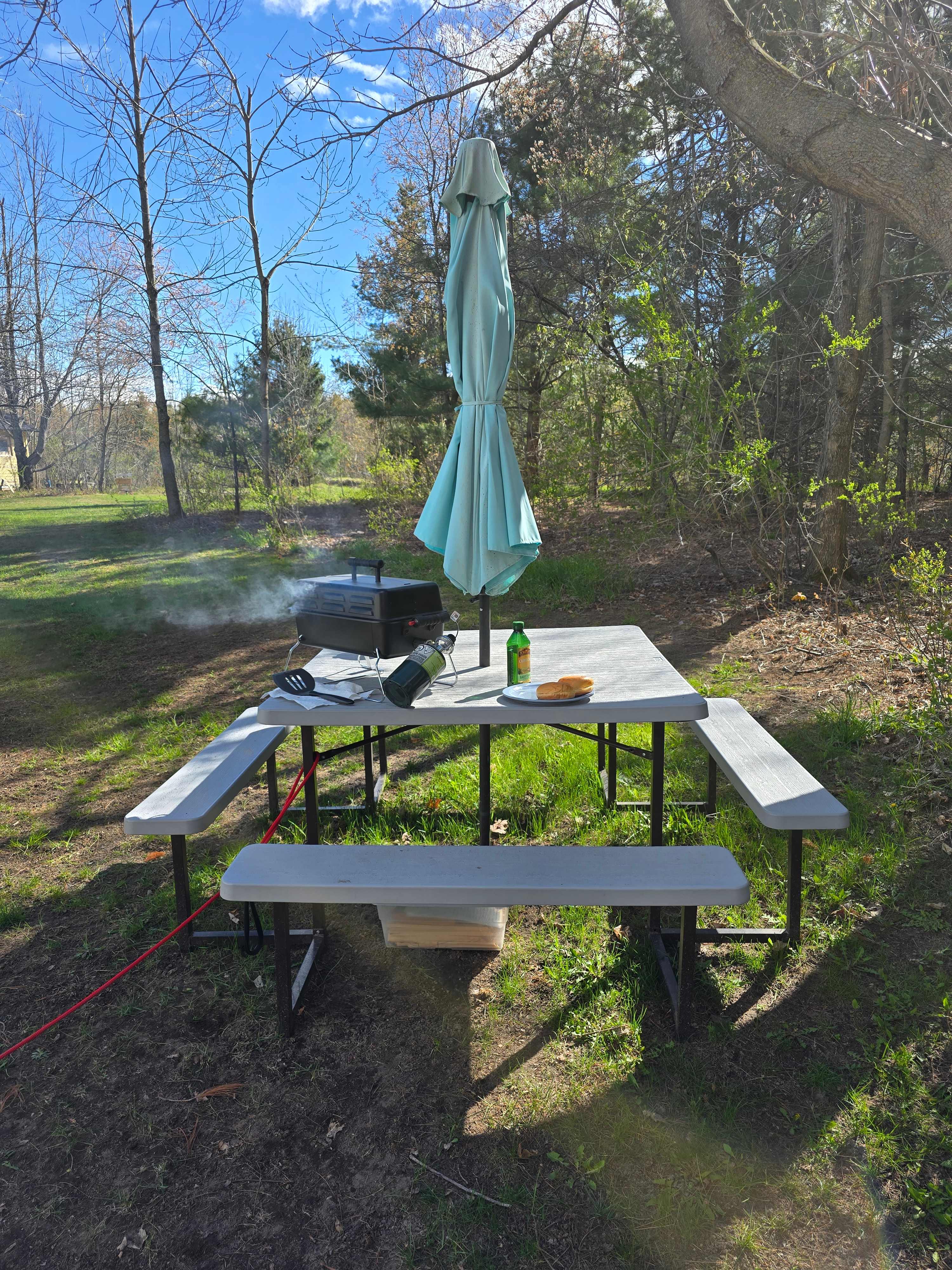 Picnic table layout. 