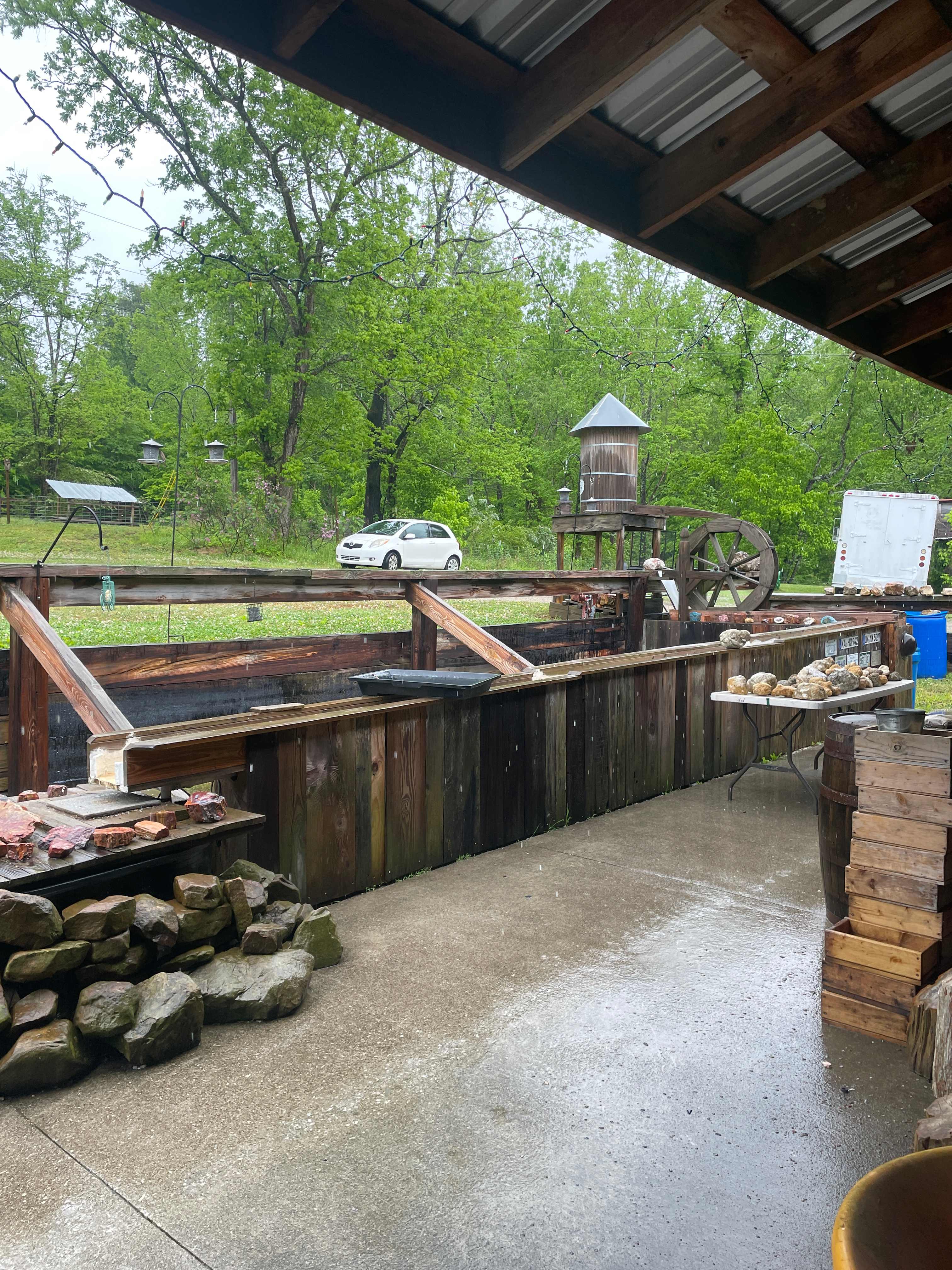 Rock washing station