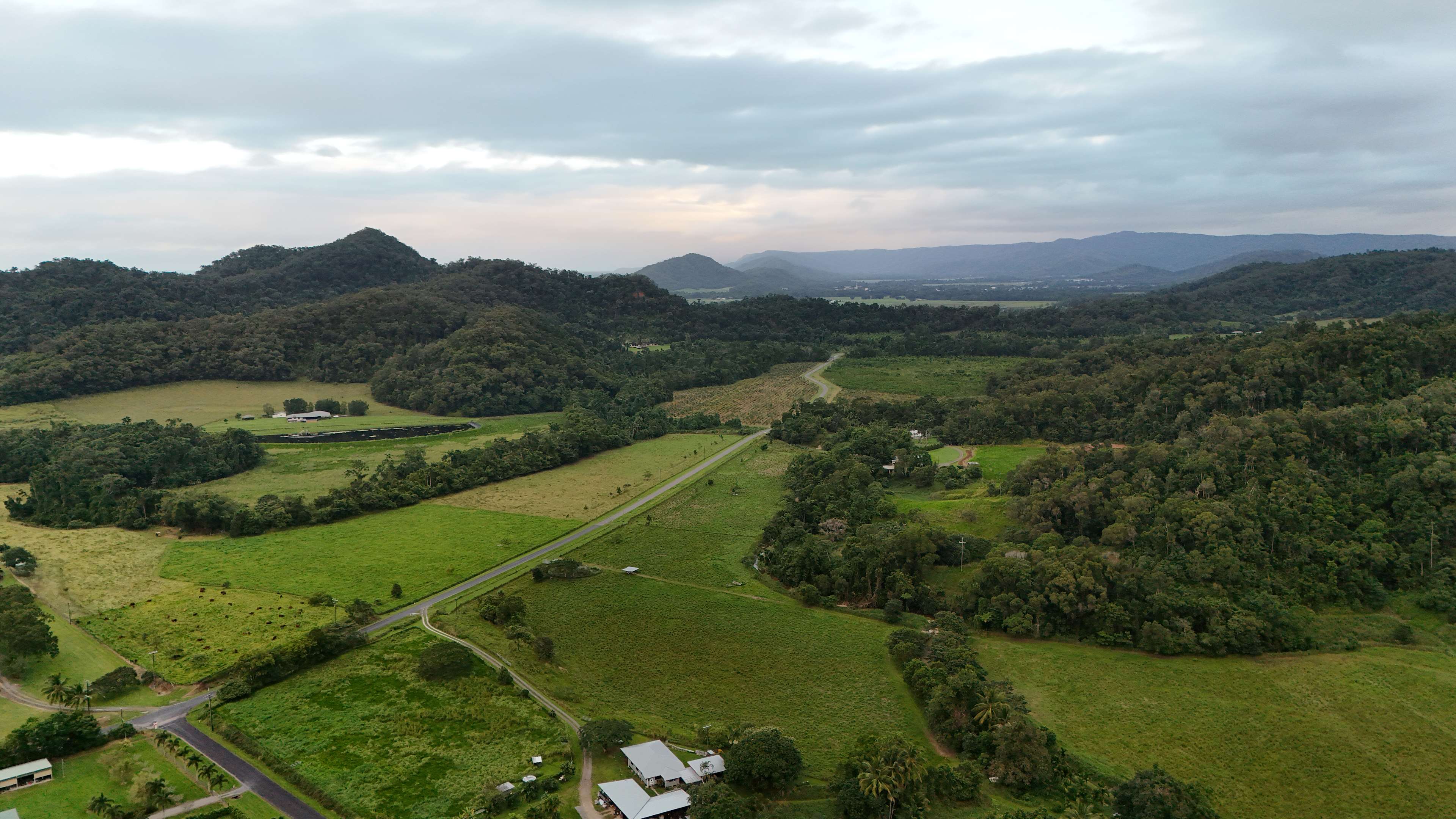 Hilltop Mountain Views & Billabong