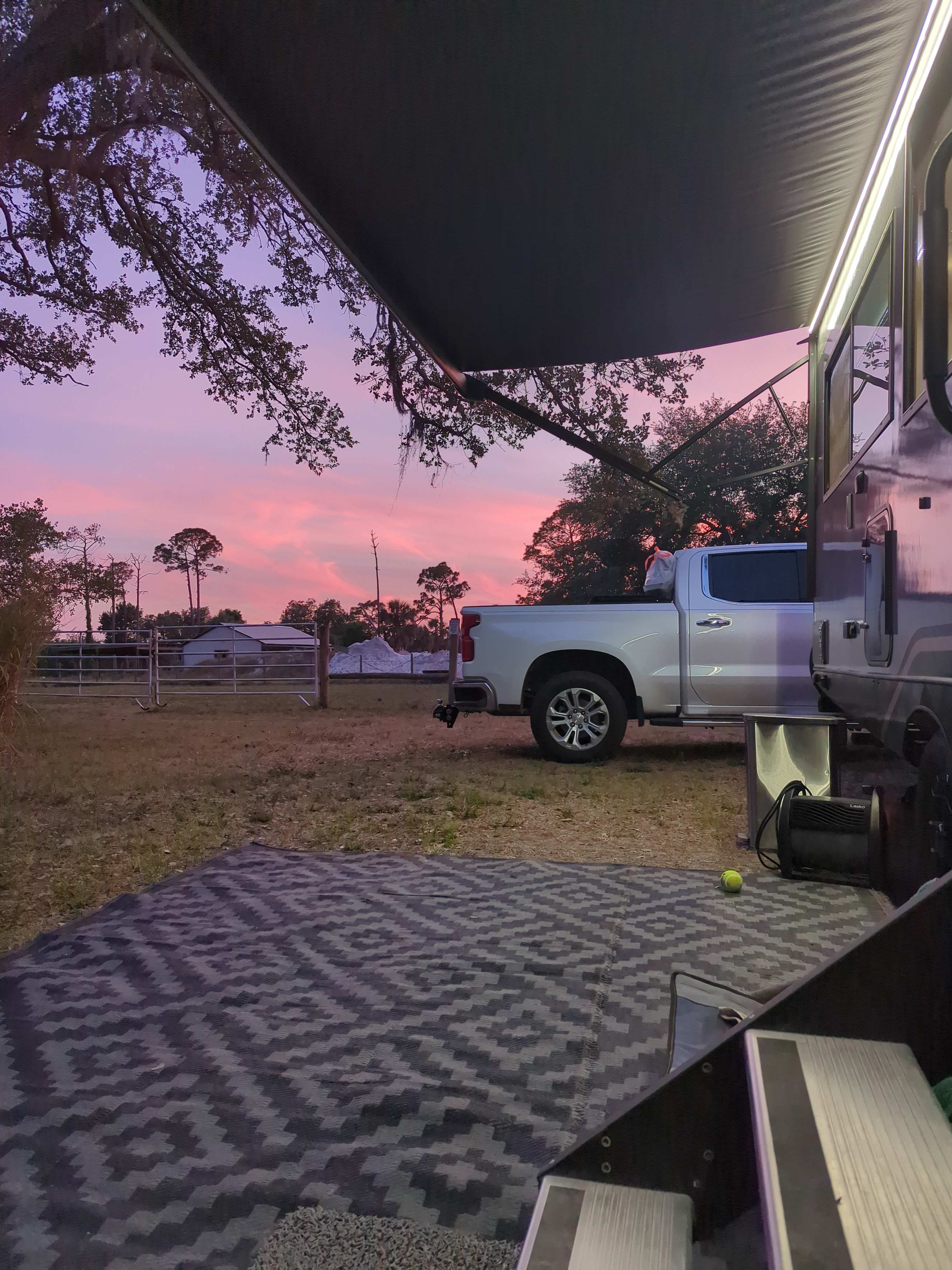 Bell Oaks Ranch 5 min from Beach