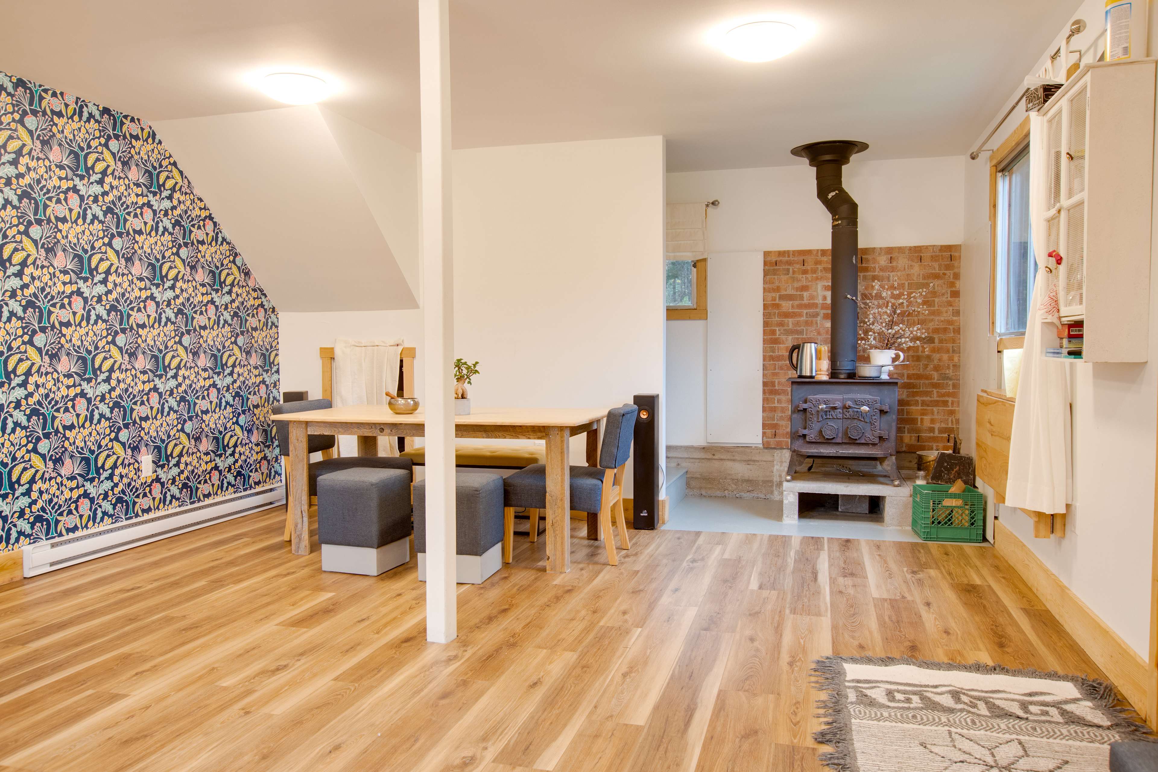 FireLoch - rest, connect and learn!