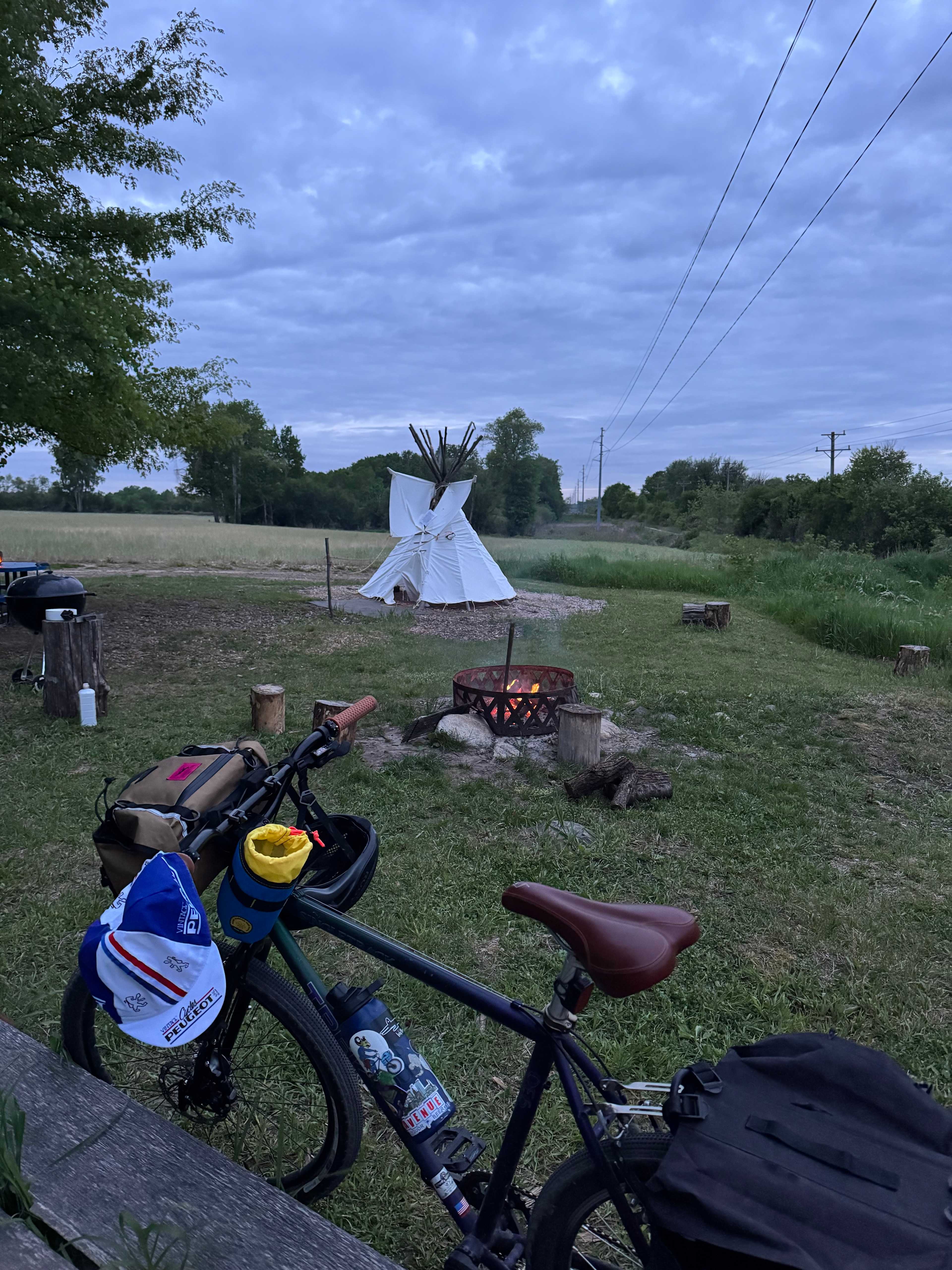 Simply Maple  Farm Tipi🪶🏕️🛶