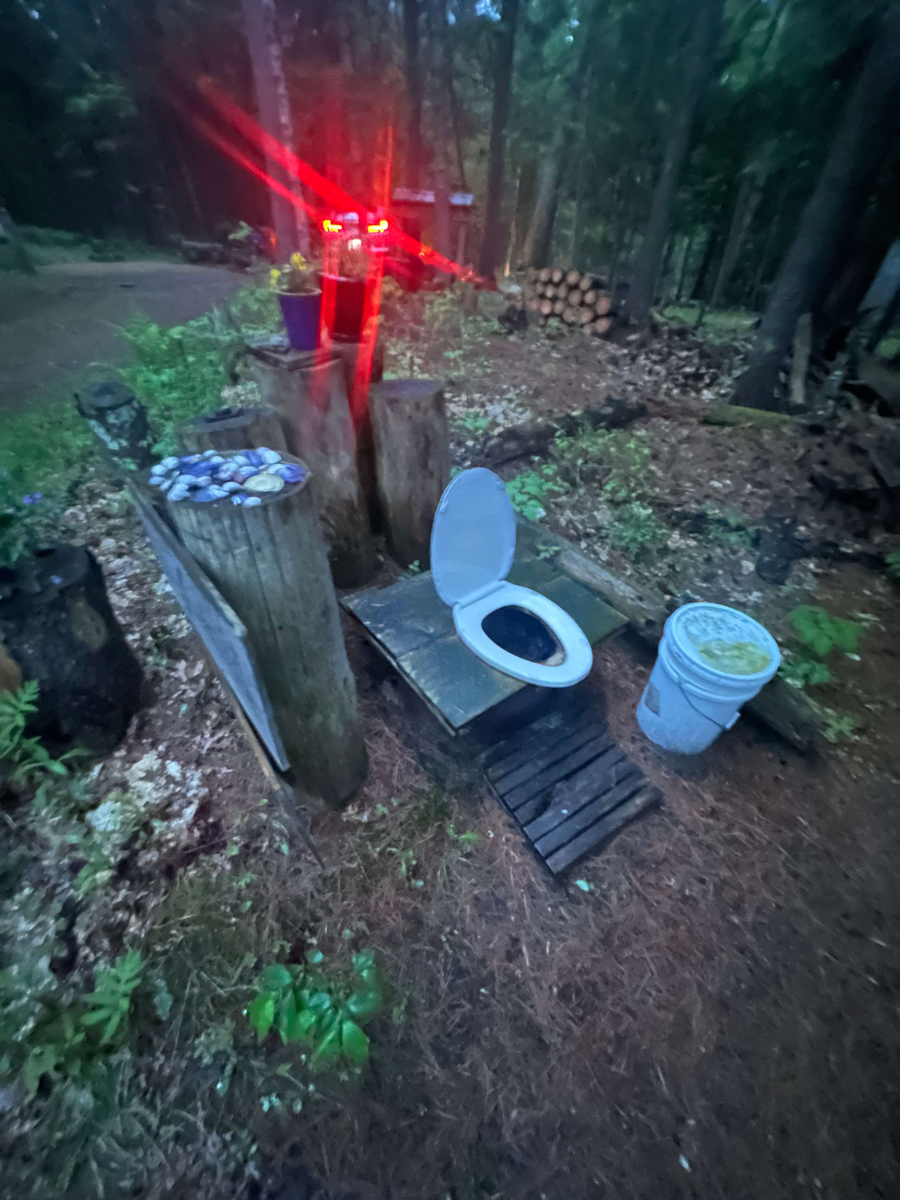 Latrine vibes